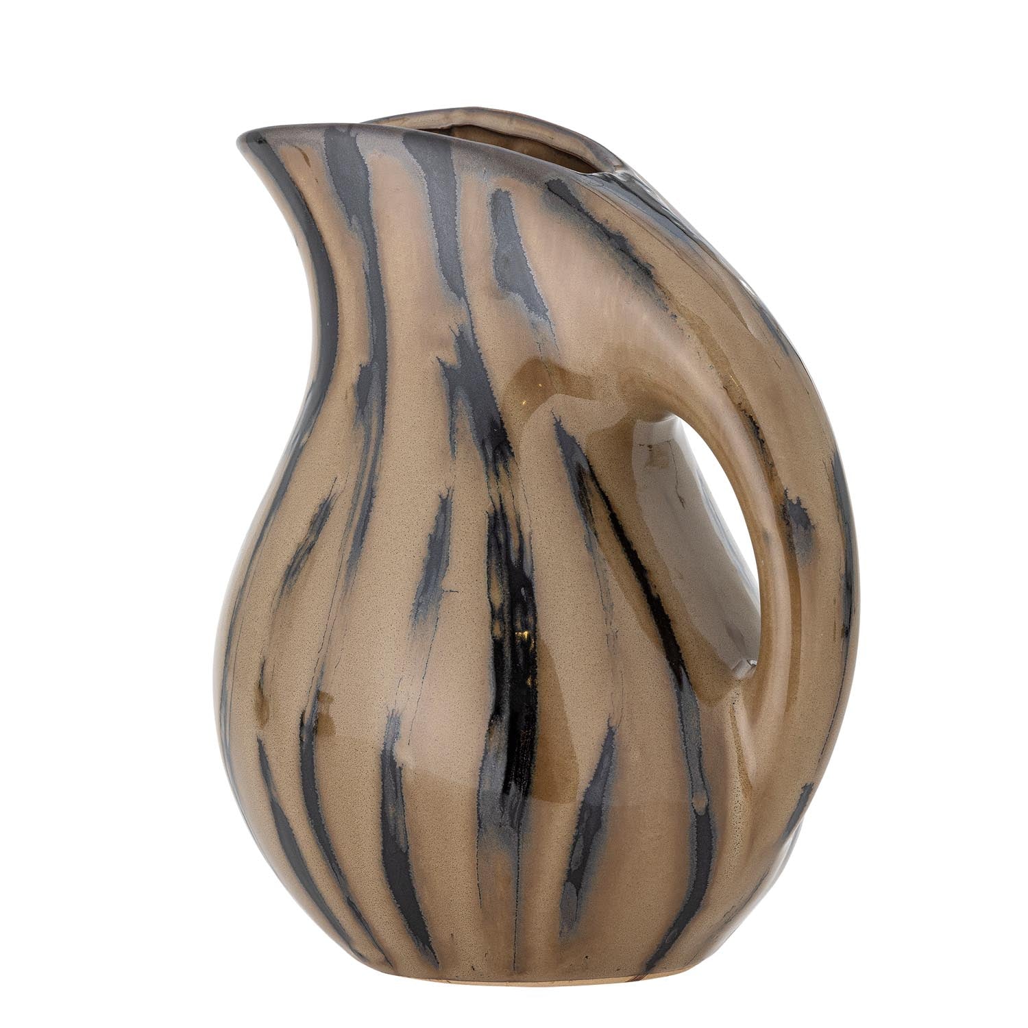 Eleganter Coy Krug aus braunem Steingut von Bloomingville, ideal für rustikale Tischdekoration und vielseitige Nutzung.