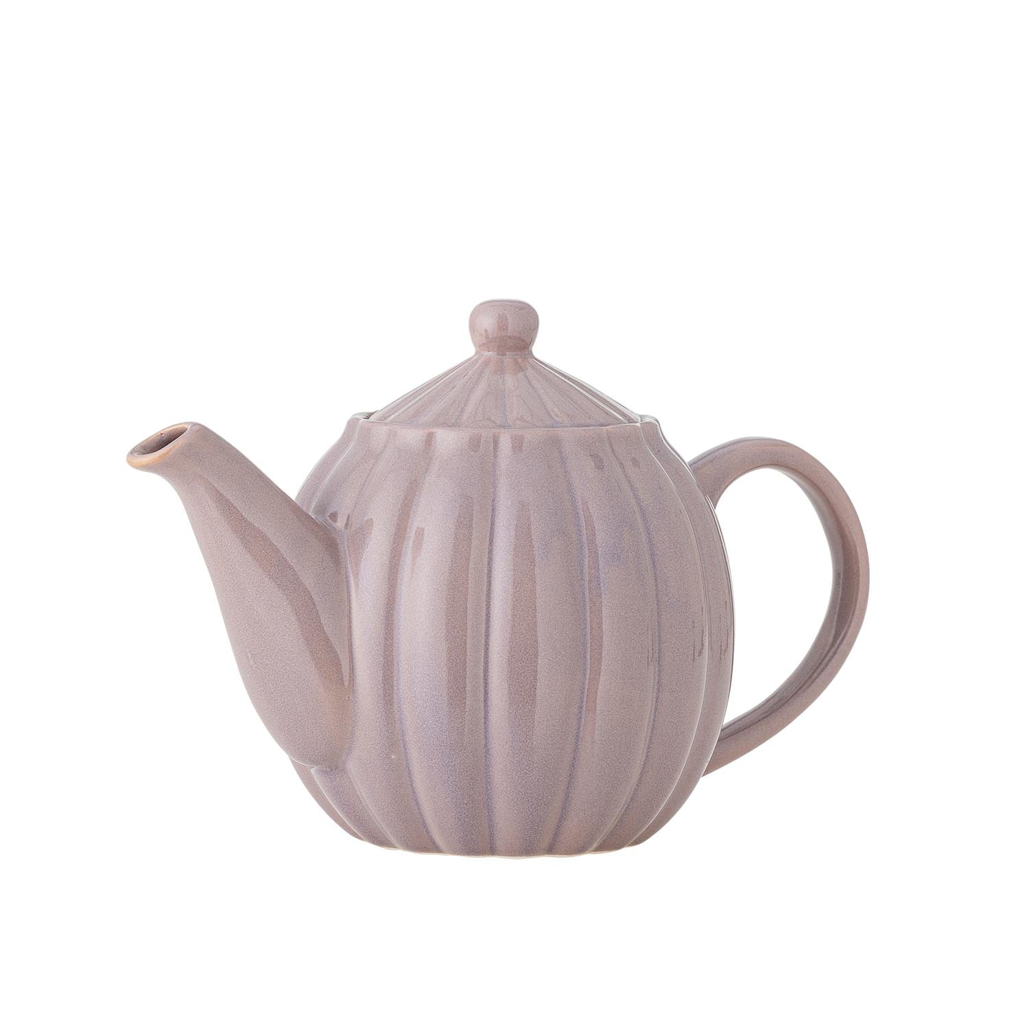 Die Latina Teekanne von Bloomingville aus Steingut in sanftem Rosé ist elegant und perfekt für gemütliche Teemomente.
