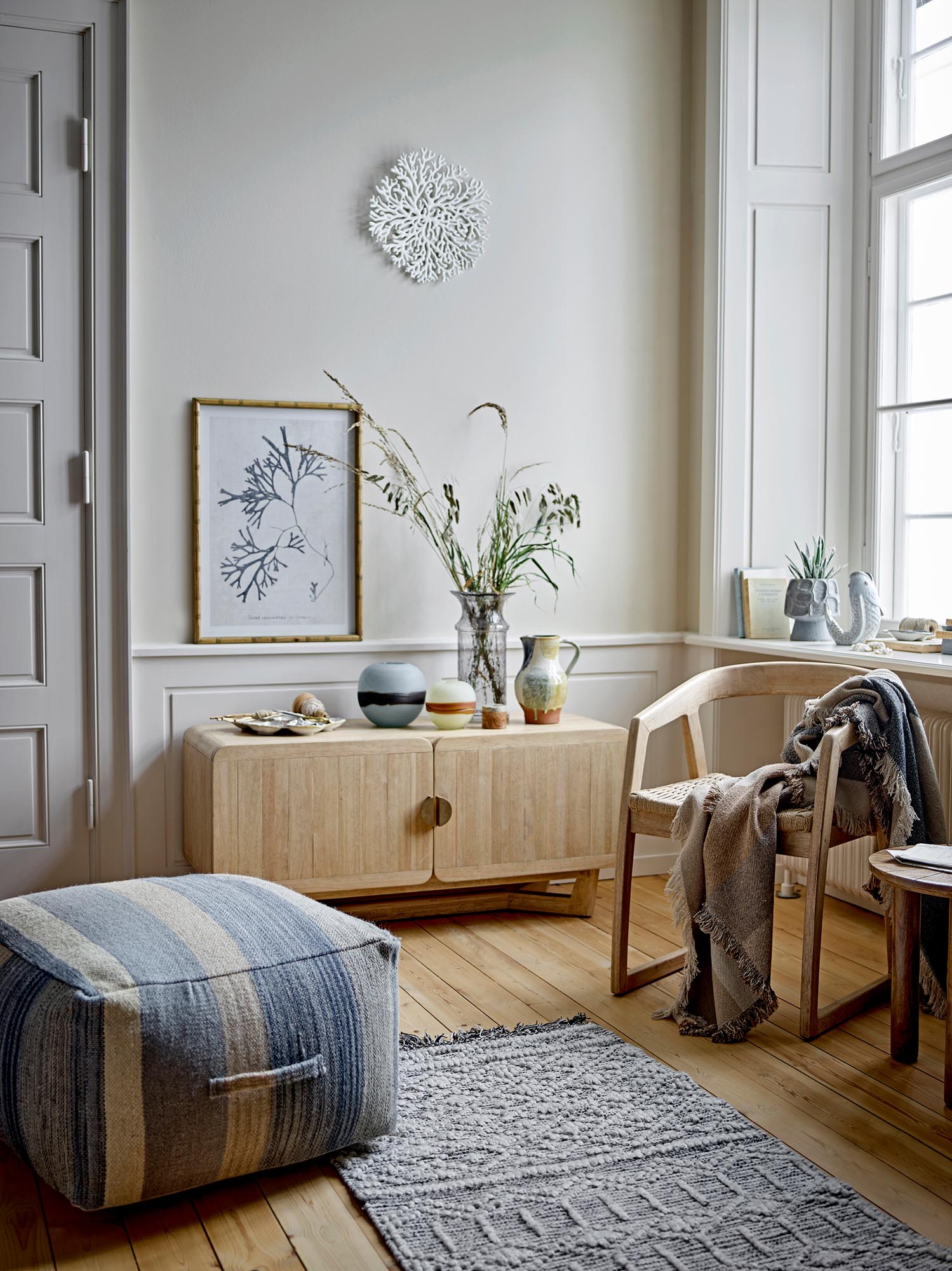 Die Maji Decke in Braun von Creative Collection besteht aus recycelter Baumwolle und bietet nachhaltigen Komfort und stilvolles Design.