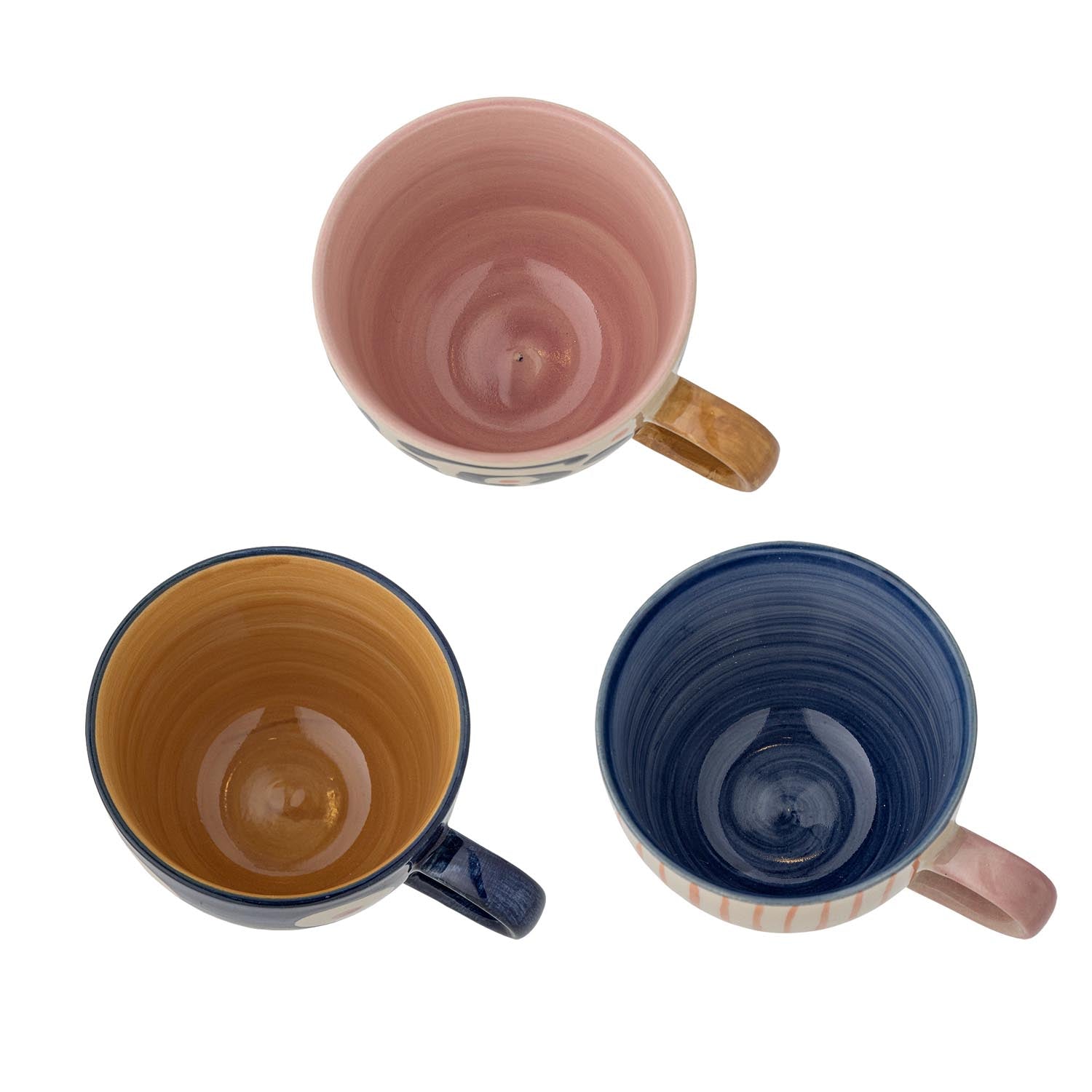 Die Eviaya Tasse von Bloomingville, gefertigt aus blauem Steingut, überzeugt mit elegantem Design und erstklassiger Qualität.