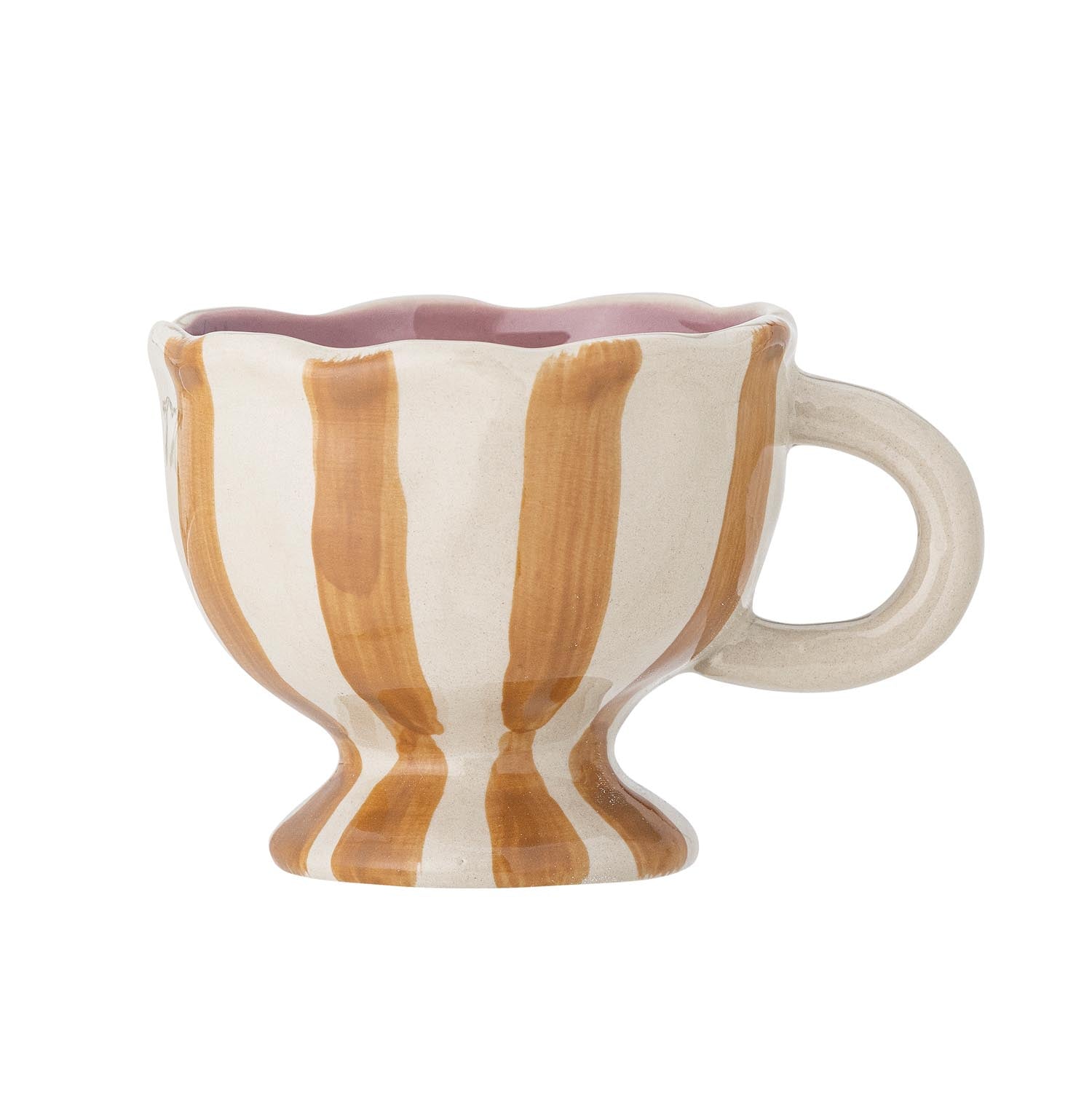 Die Willa Tasse von Bloomingville: Elegantes Steingut mit handbemalten Streifen, ideal für heisse Getränke und stilvolle Akzente.