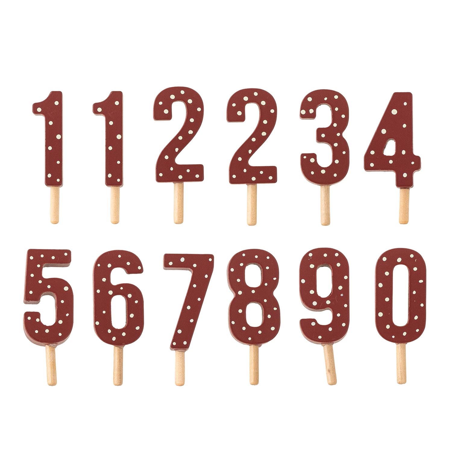 Das rote Deko-Objekt Junaid aus FSC®100%-zertifiziertem MDF von Bloomingville verleiht modernen Räumen eine elegante Note.