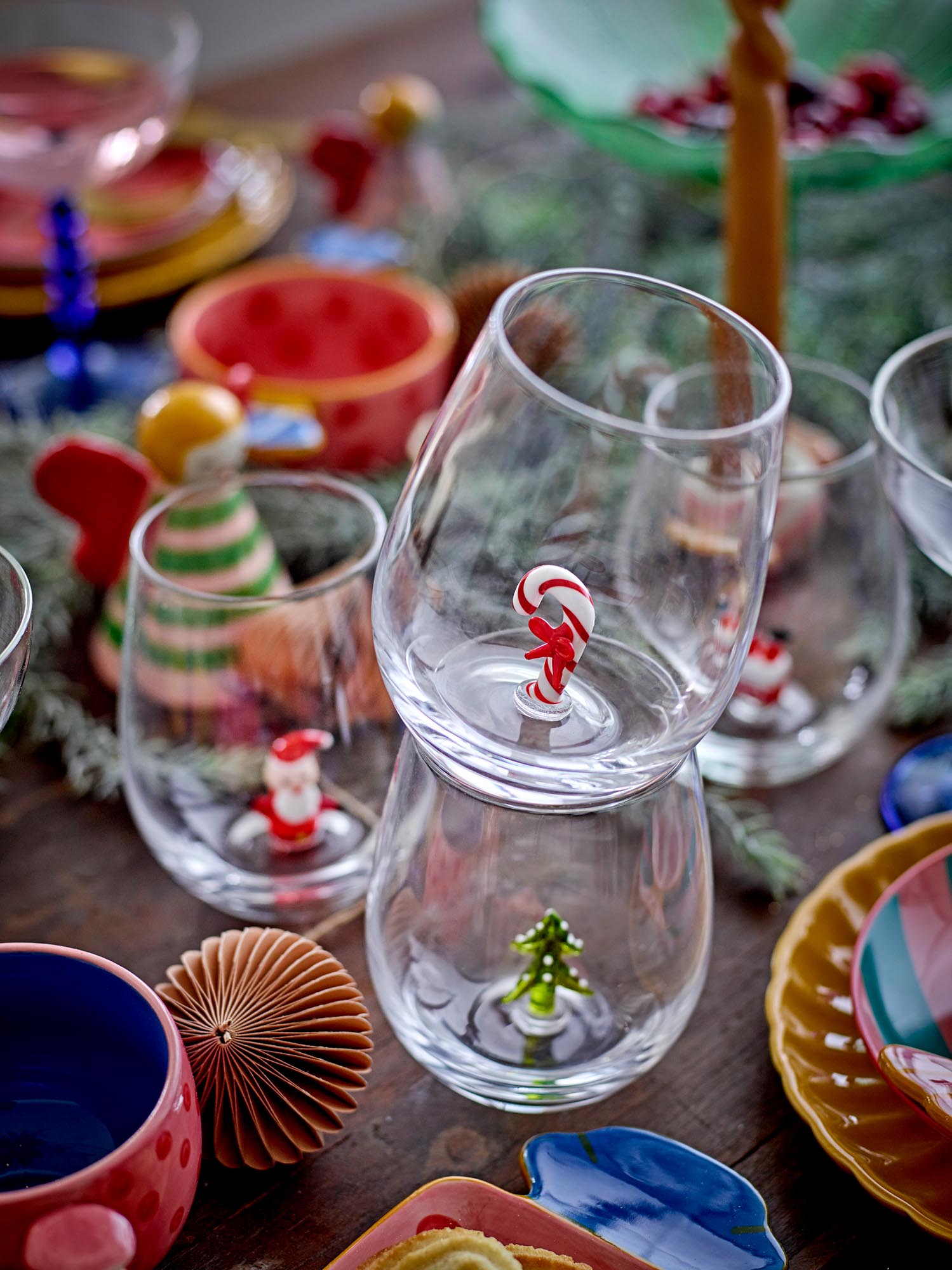 Die Caramella Tasse in zartem Rosa vereint skandinavische Eleganz mit handbemalter Einzigartigkeit.