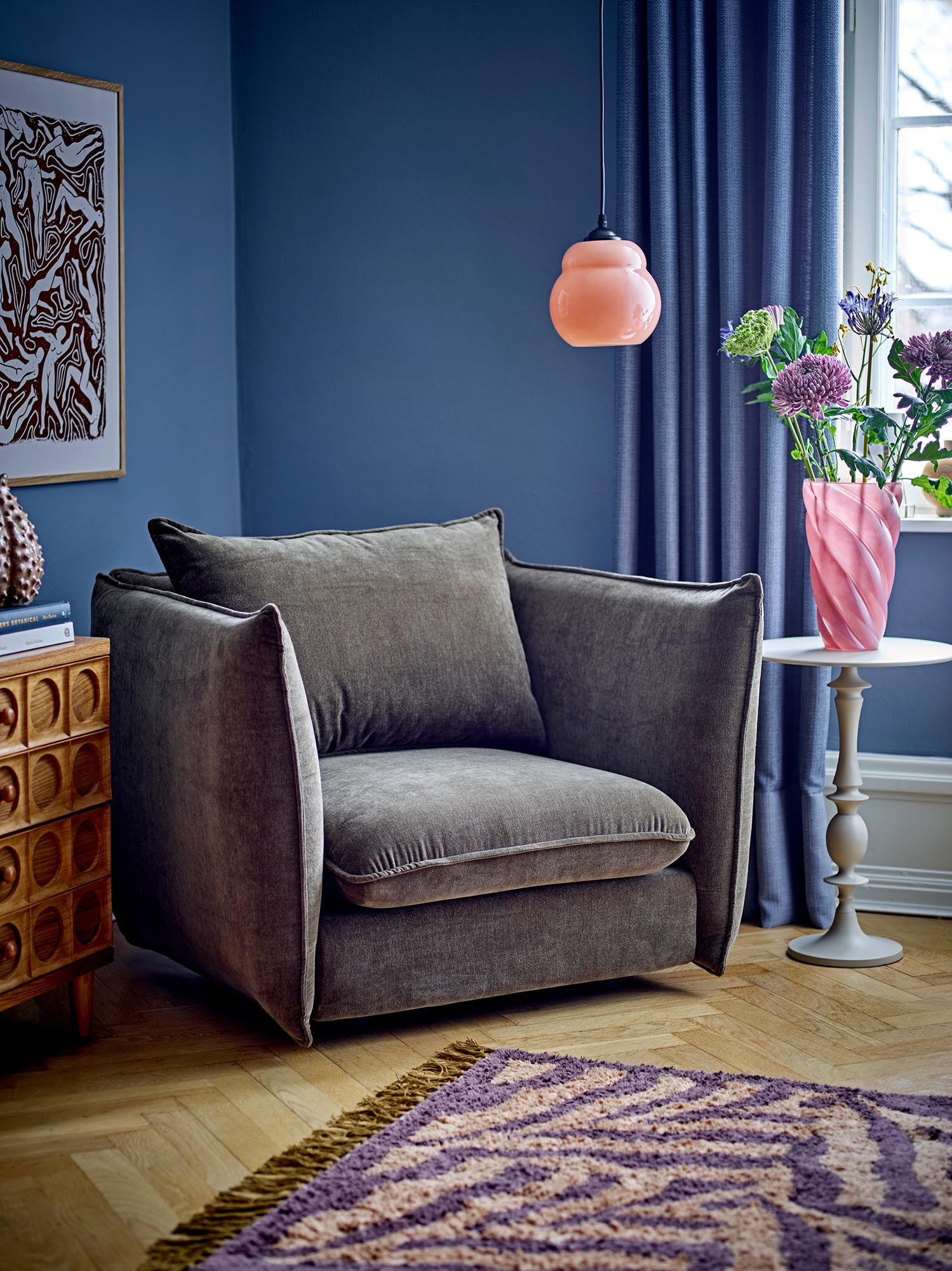 Moderner Austin Loungesessel in Grün von Bloomingville, aus recyceltem Polyester gefertigt – umweltfreundlich und elegant.