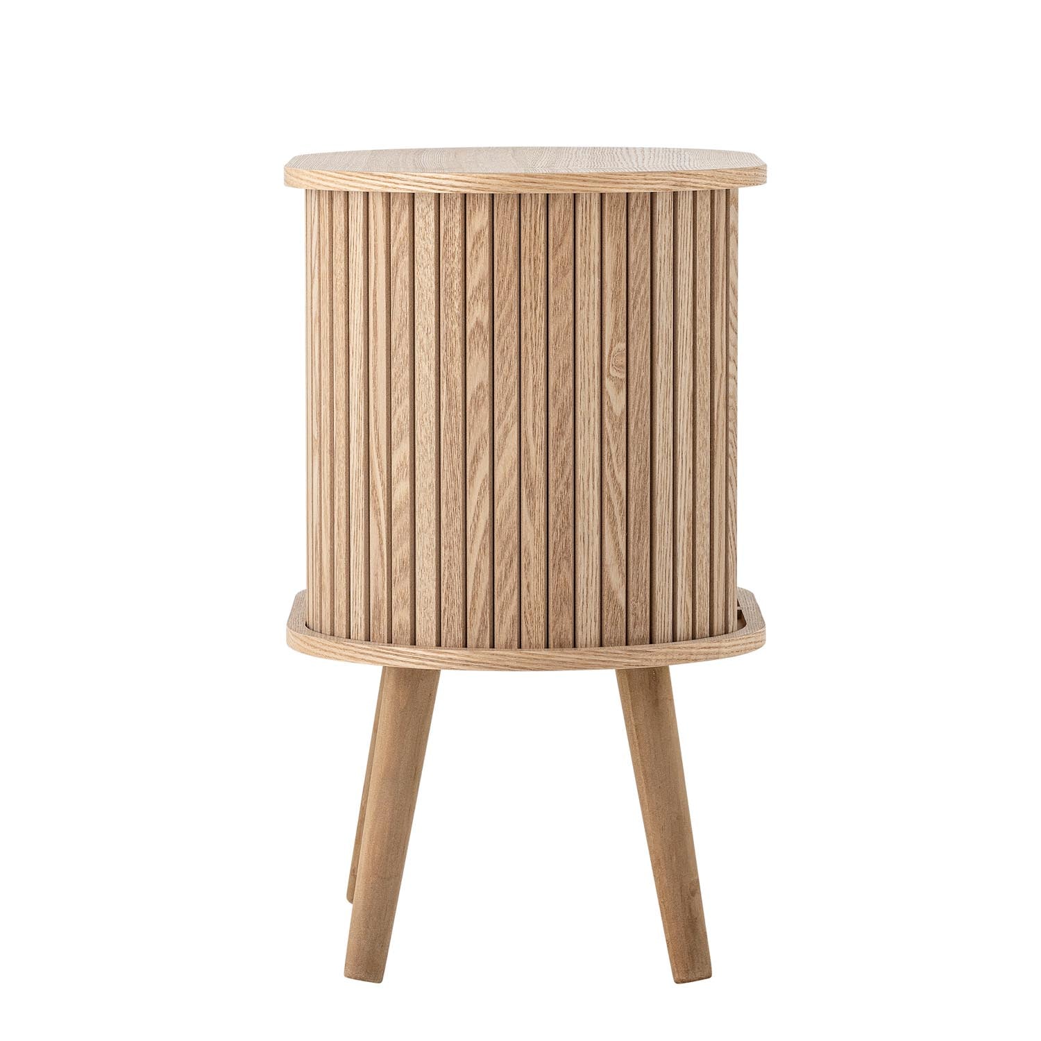 Das Salento Kabinett von Bloomingville aus natürlichem MDF vereint Funktionalität und skandinavische Eleganz.