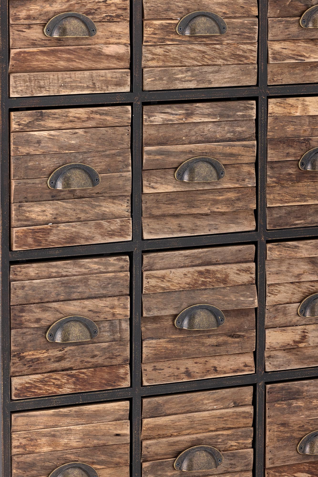 Matteo Drawer: Elegante schwarze Metallkommode von Creative Collection, perfekt für modernes Wohndesign und praktische Aufbewahrung.