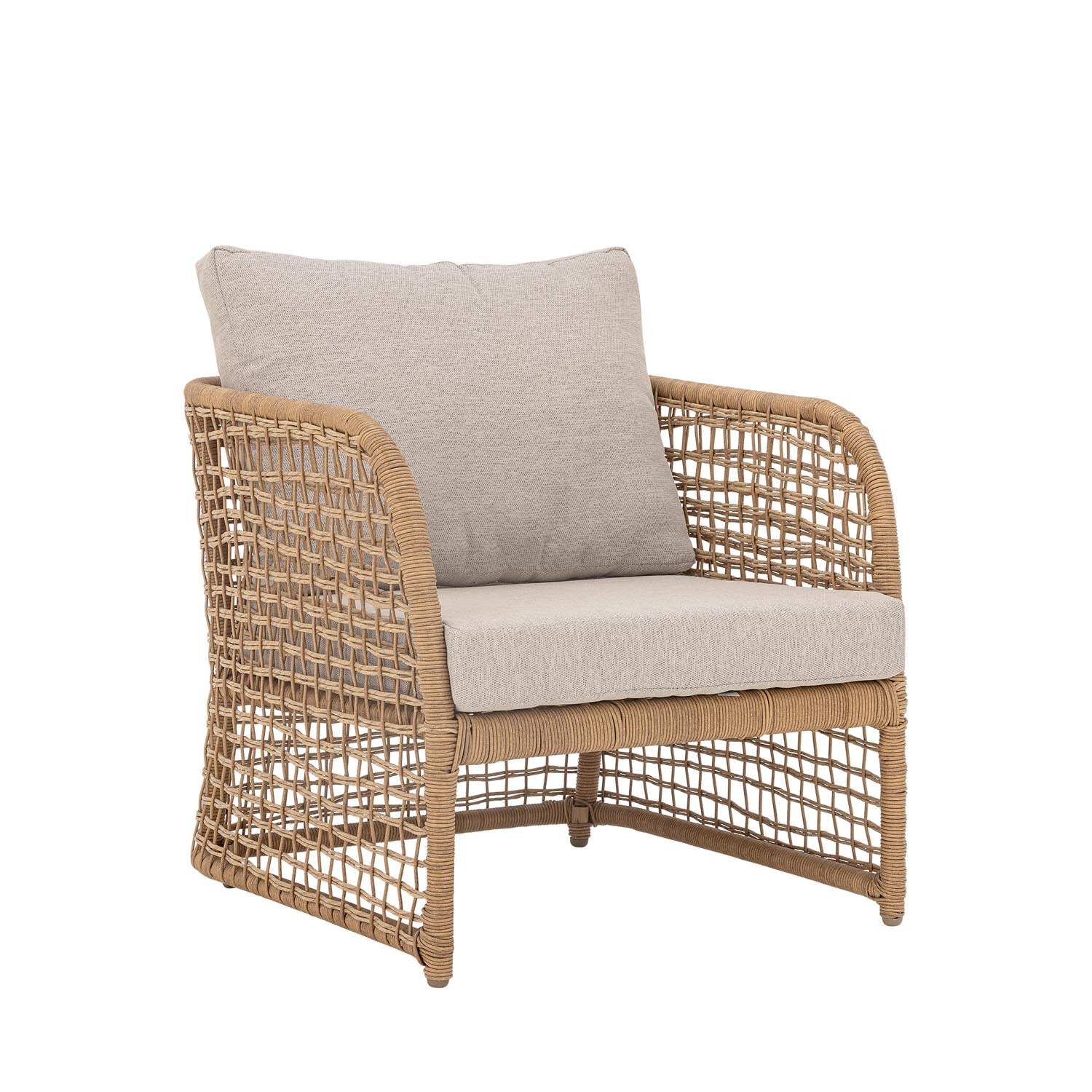 Eleganter Penzano Loungesessel aus natürlichem Polyrattan von Bloomingville, ideal für stilvolle und komfortable Wohnräume.
