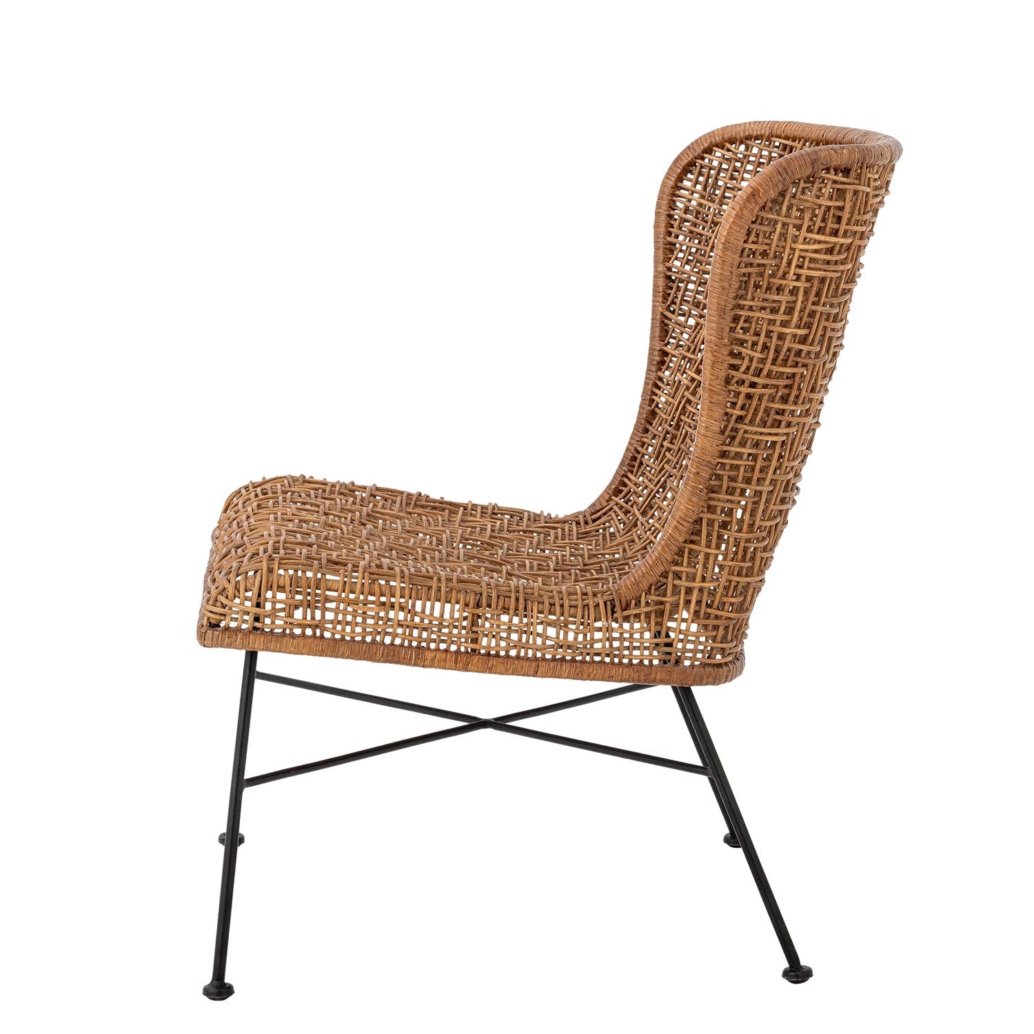 Der Somme Loungesessel aus Rattan von Bloomingville bietet stilvolles Design und bequemen Komfort für eine natürliche Wohnatmosphäre.