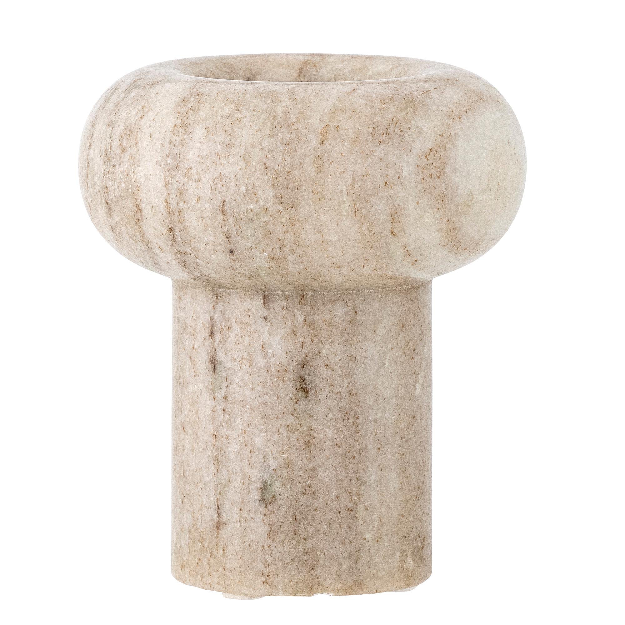 Entdecken Sie den stilvollen Isabea Teelichthalter aus hochwertigem Marmor von Bloomingville. Ideal für jeden Einrichtungsstil und Anlass.