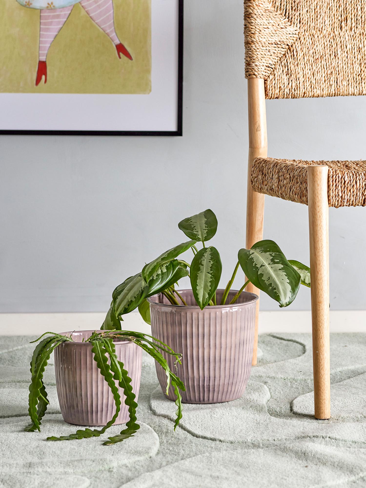 Eleganter, rosa Metalltopf im Set, ideal für drinnen & draussen. Perfekt für stilvolle Pflanzenpräsentation.