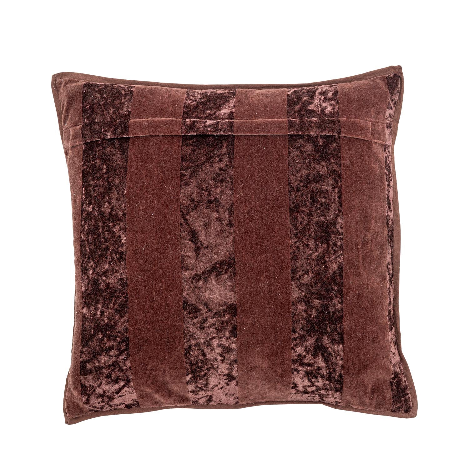 Das Kosar Kissen in Braun von Bloomingville aus Baumwolle verleiht Ihrem Zuhause eine warme und stilvolle Atmosphäre.