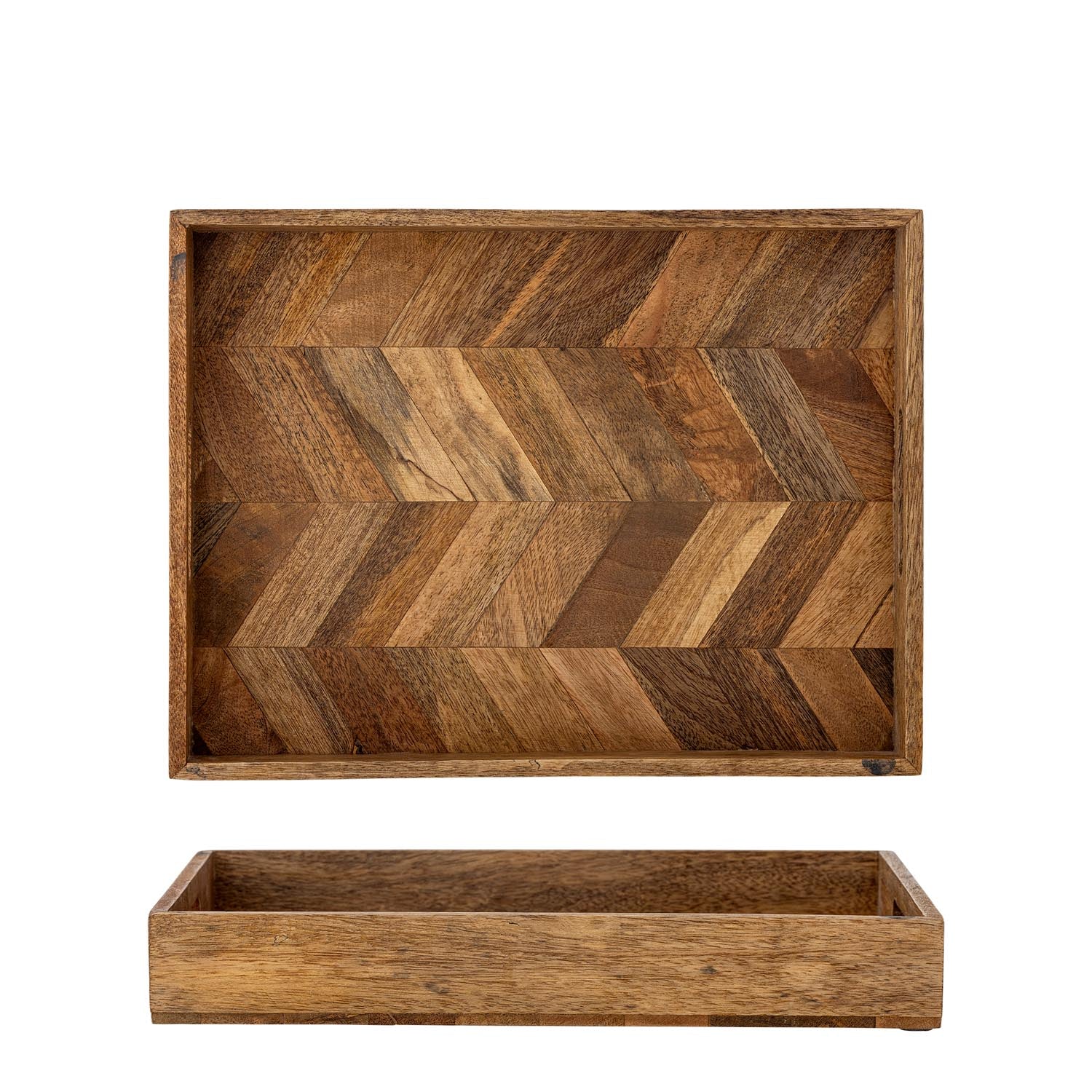Das Katalyn Serviertablett aus FSC-zertifiziertem Mangoholz besticht durch sein elegantes Fischgrätenmuster und nachhaltige Qualität.