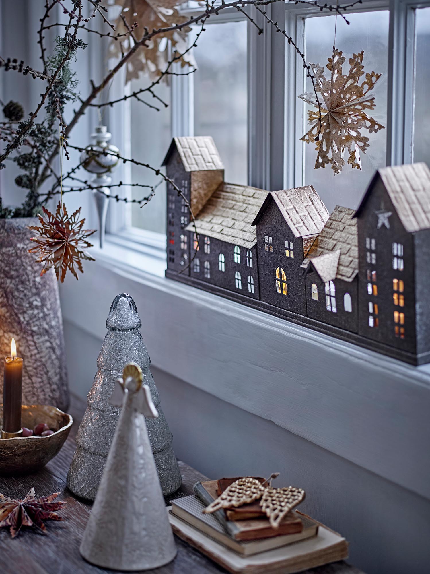 Eleganter Deko-Baum aus recyceltem Glas in Silber von Bloomingville, ideal für stilvolle und nachhaltige Dekoration.