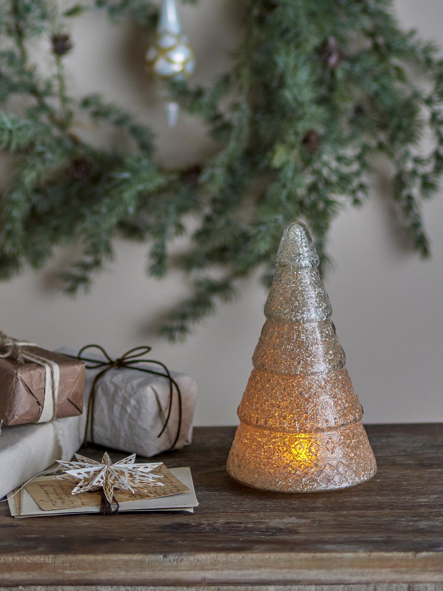 Eleganter Deko-Baum aus recyceltem Glas in Silber von Bloomingville, ideal für stilvolle und umweltbewusste Dekoration.