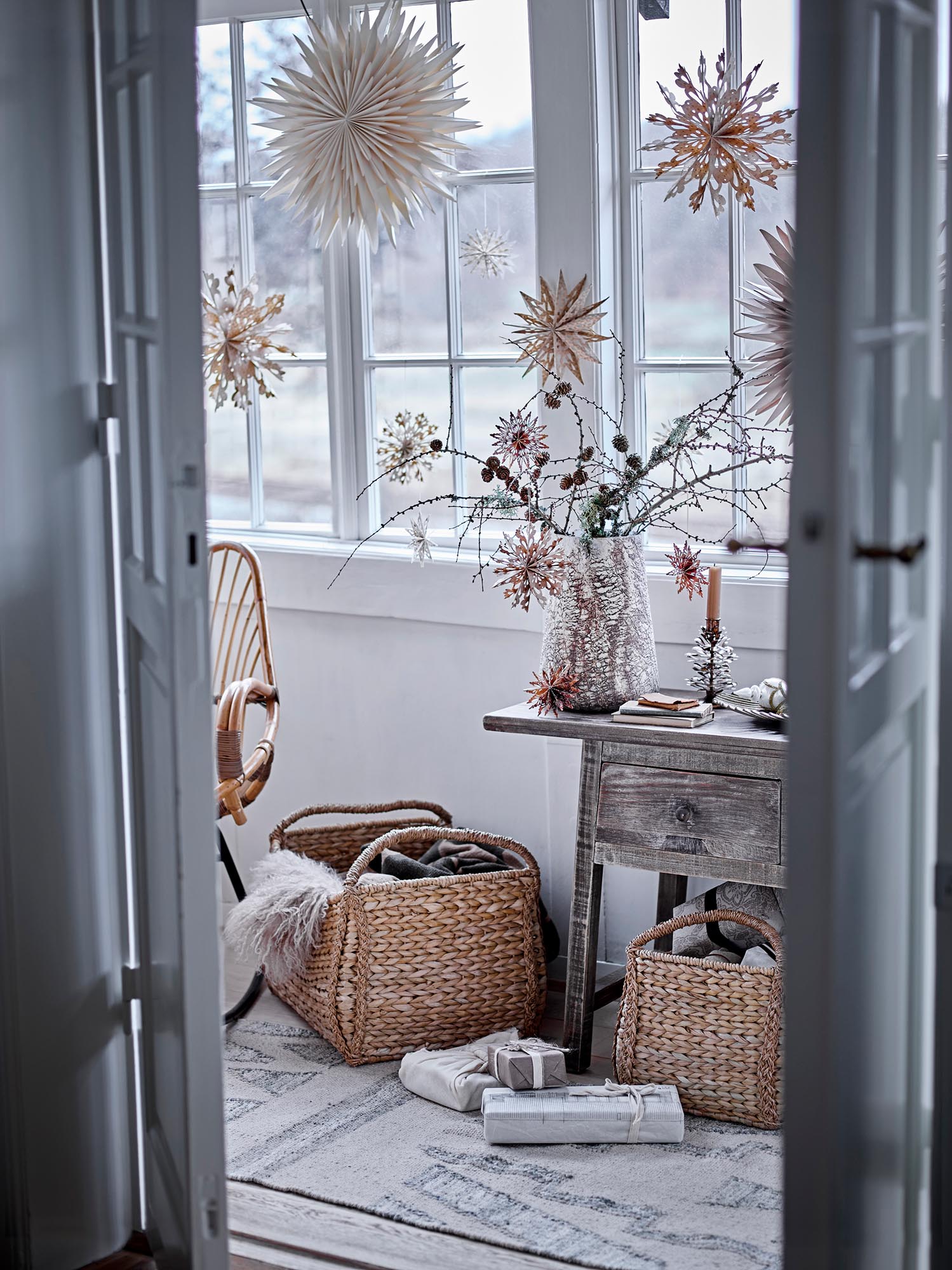 Star Ornament, Natur, Papier in Natur präsentiert im Onlineshop von KAQTU Design AG. Ornament ist von Bloomingville