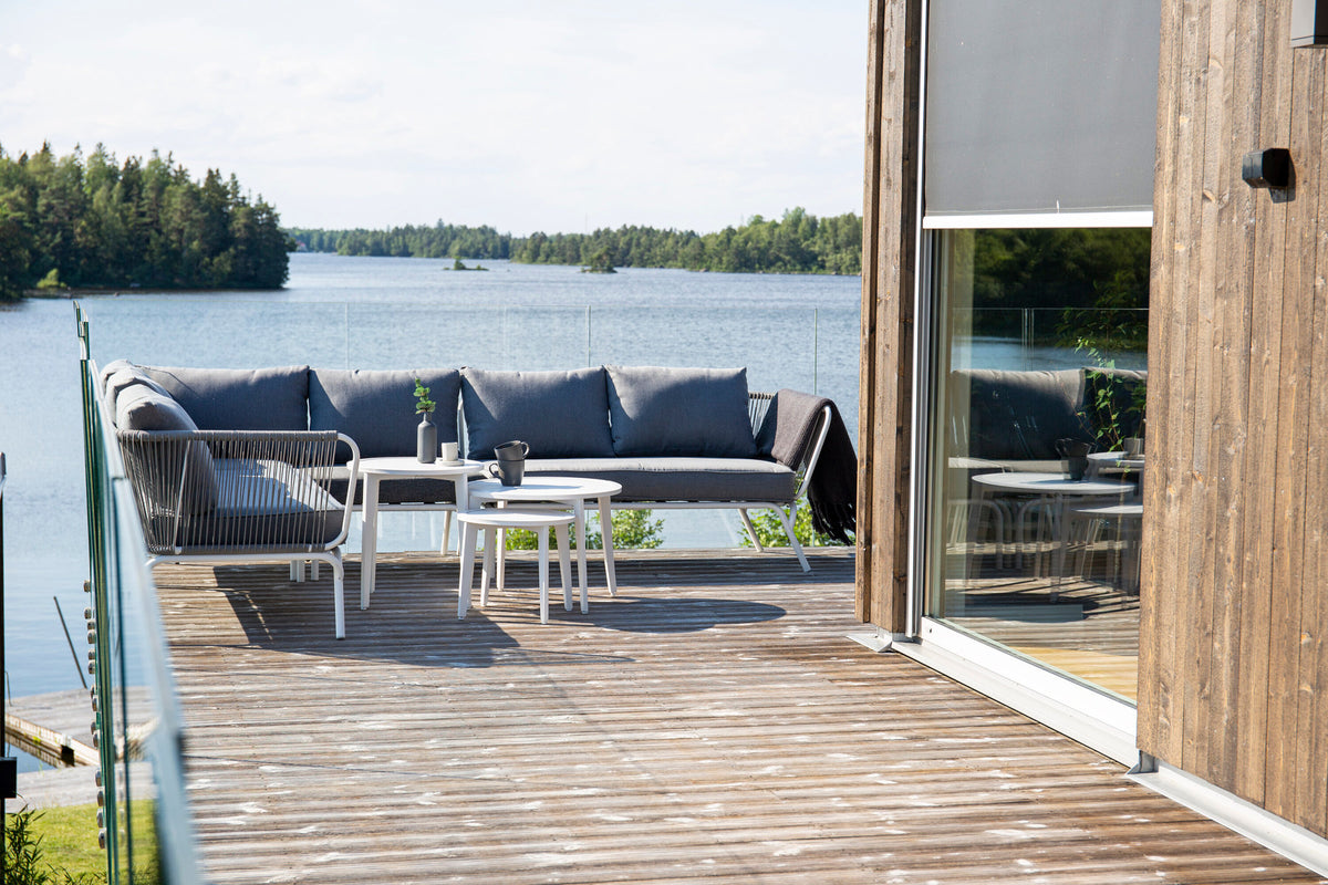 Roxo Ecksofa Outdoorset ⌀50cm in Weiss präsentiert im Onlineshop von KAQTU Design AG. Loungeset ist von Venture Home