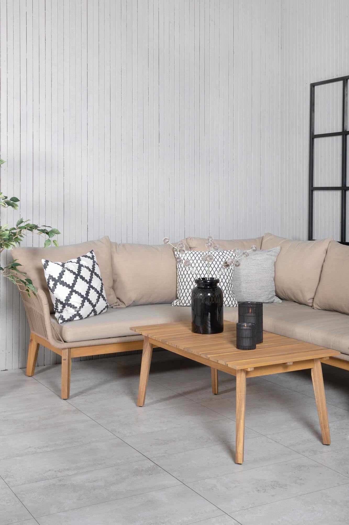 Chania Ecksofa Outdoorset 110cm: Elegantes Loungeset für den Garten, wetterfest, mit robustem Design und komfortablen Kissen für entspannte Stunden.