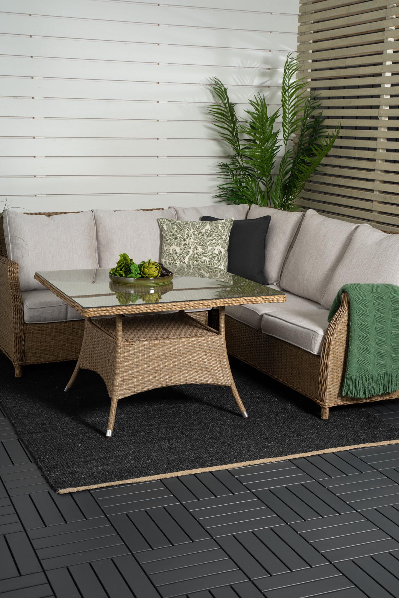 Vikelund Ecksofa Outdoorset: Komfortables Loungeset für entspannte Stunden im Freien. Ideal für Garten und Terrasse.