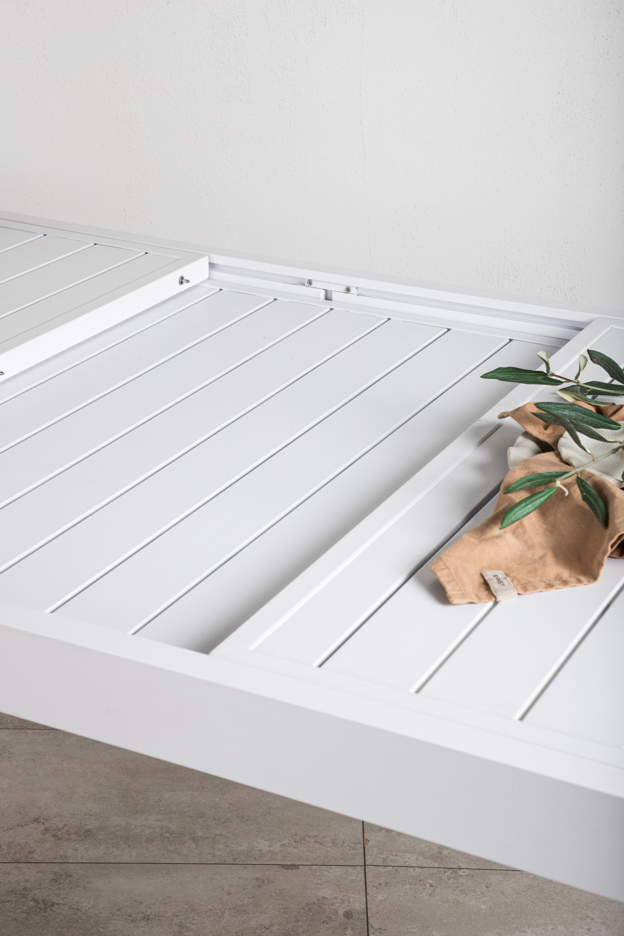 Marbella Gartentisch ausziehbar in Weiss präsentiert im Onlineshop von KAQTU Design AG. Gartentisch ist von Venture Home