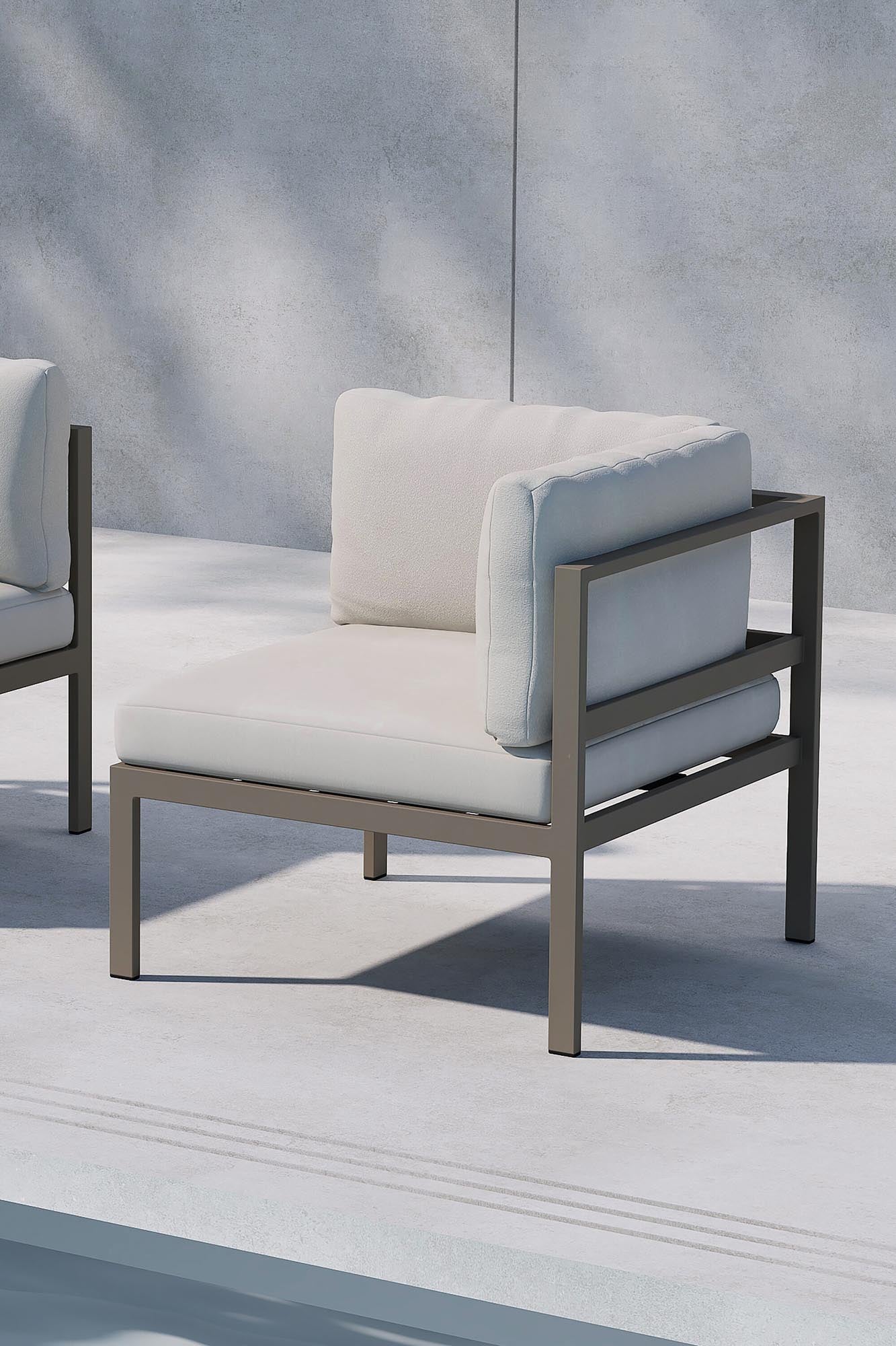 Ecksofa Copacabana in Braun mit zeitgemässem Design, perfekt für elegante Wohnräume.