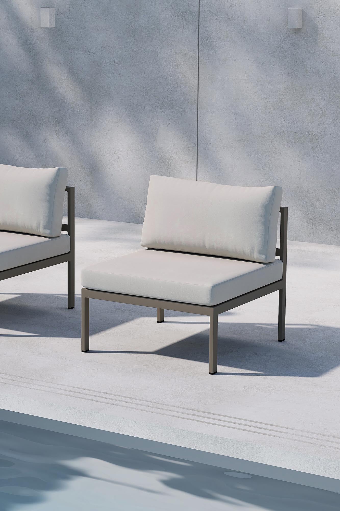 Modernes Copacabana Sofa Middle in warmem Braunton mit elegantem, minimalistischem Design und klaren Linien, ideal für stilvolle Wohnräume.