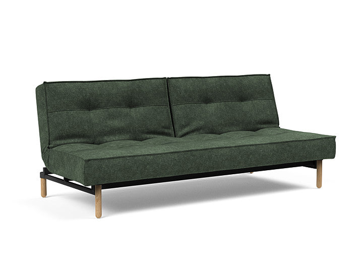 Das Splitback Sofabett 115 Stem von Innovation Living bietet stilvolle Flexibilität und Komfort, ideal für kleine Räume und Übernachtungsgäste.