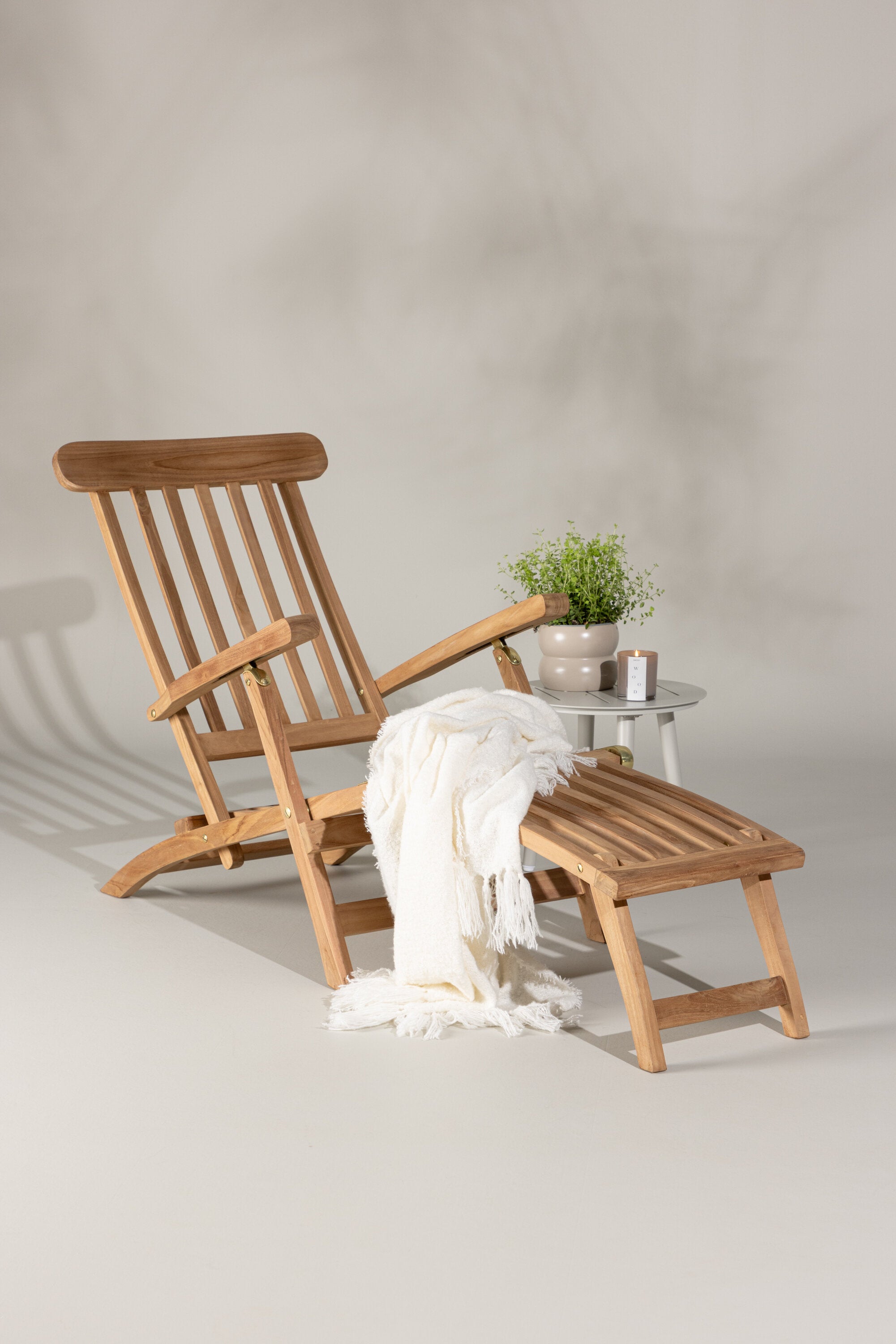 Kenya Sun Lounge in Natur präsentiert im Onlineshop von KAQTU Design AG. Liegestuhl ist von Venture Home