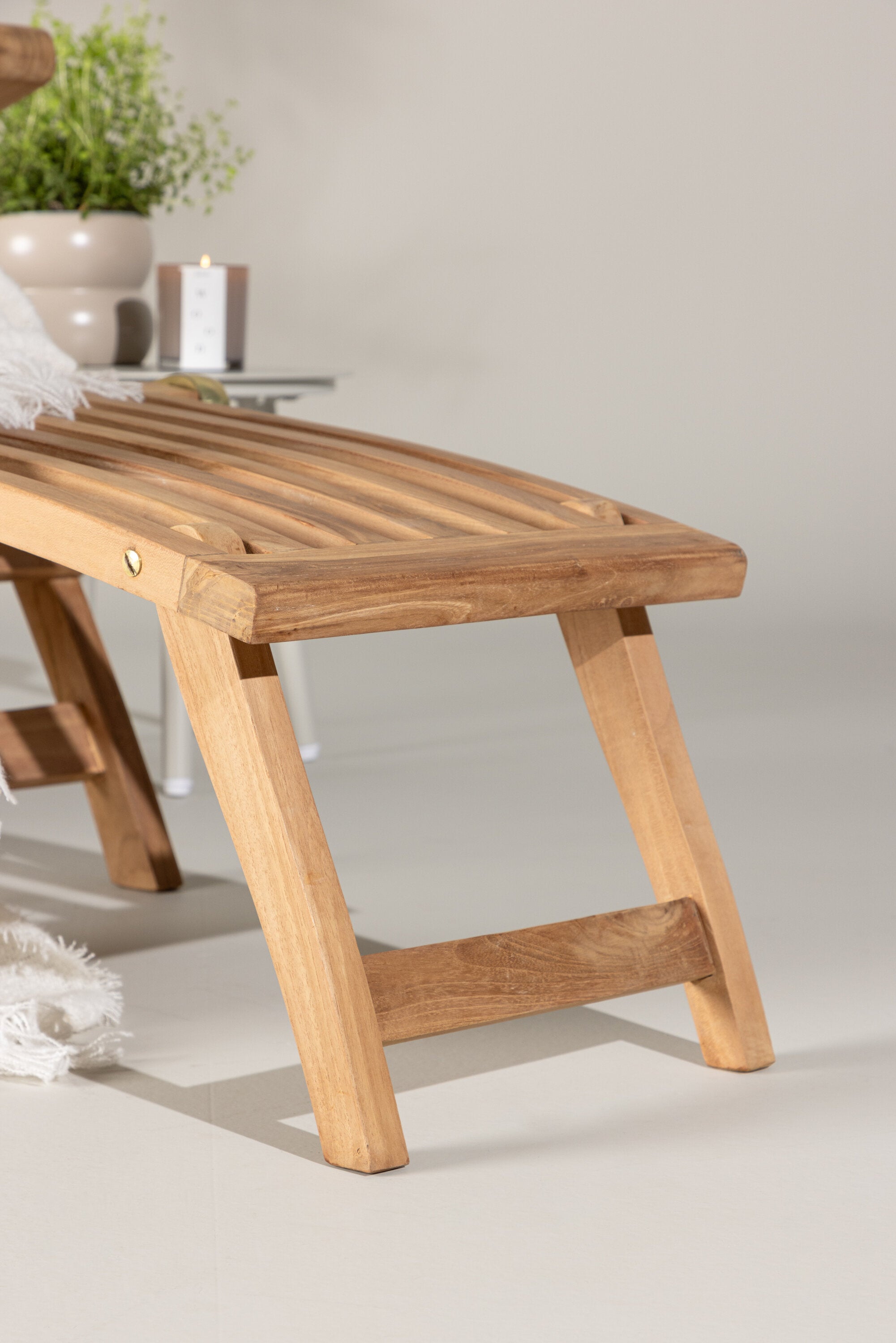 Kenya Sun Lounge in Natur präsentiert im Onlineshop von KAQTU Design AG. Liegestuhl ist von Venture Home