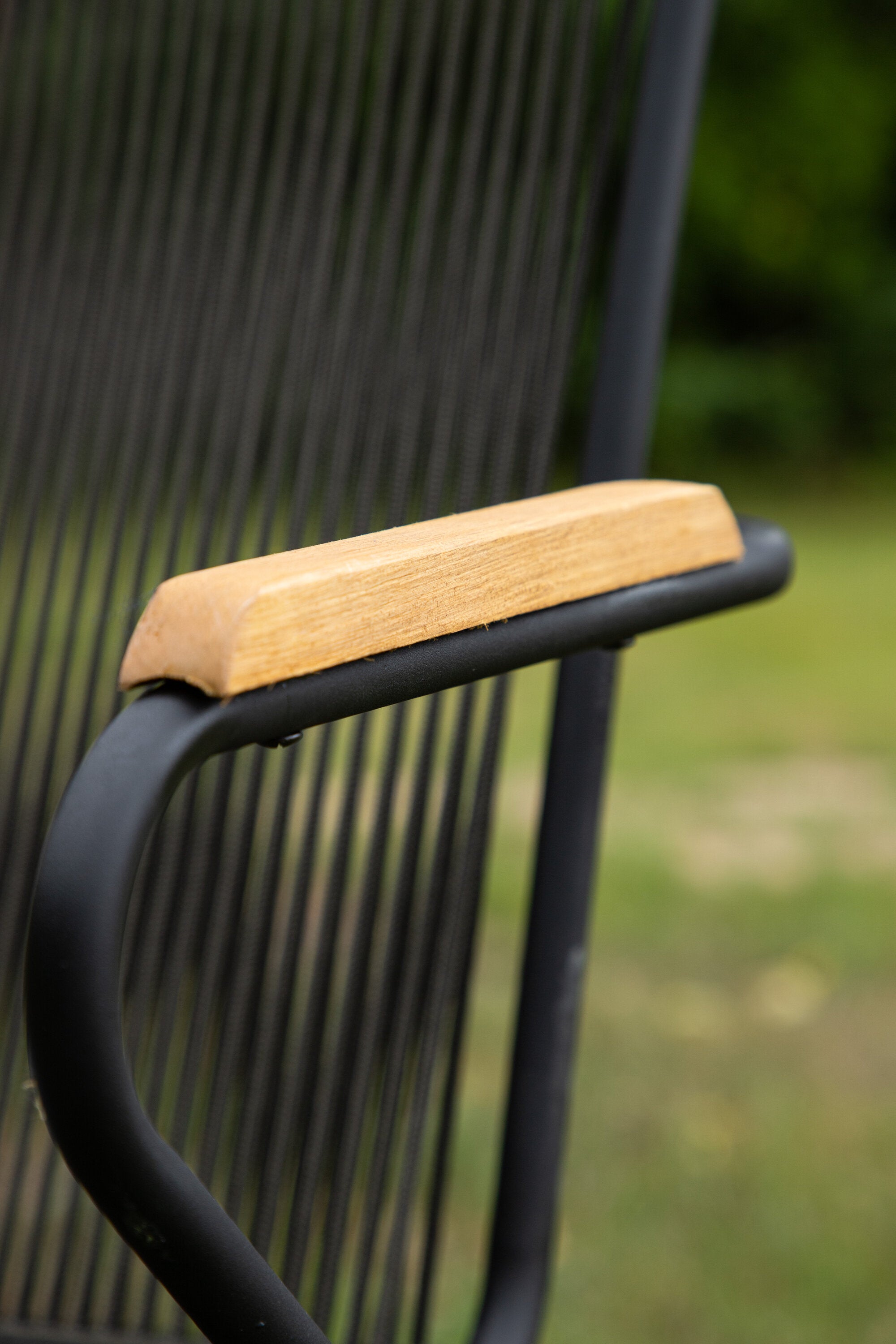 Bois Gartenstuhl in Dunkelgrau präsentiert im Onlineshop von KAQTU Design AG. Gartenstuhl ist von Venture Home