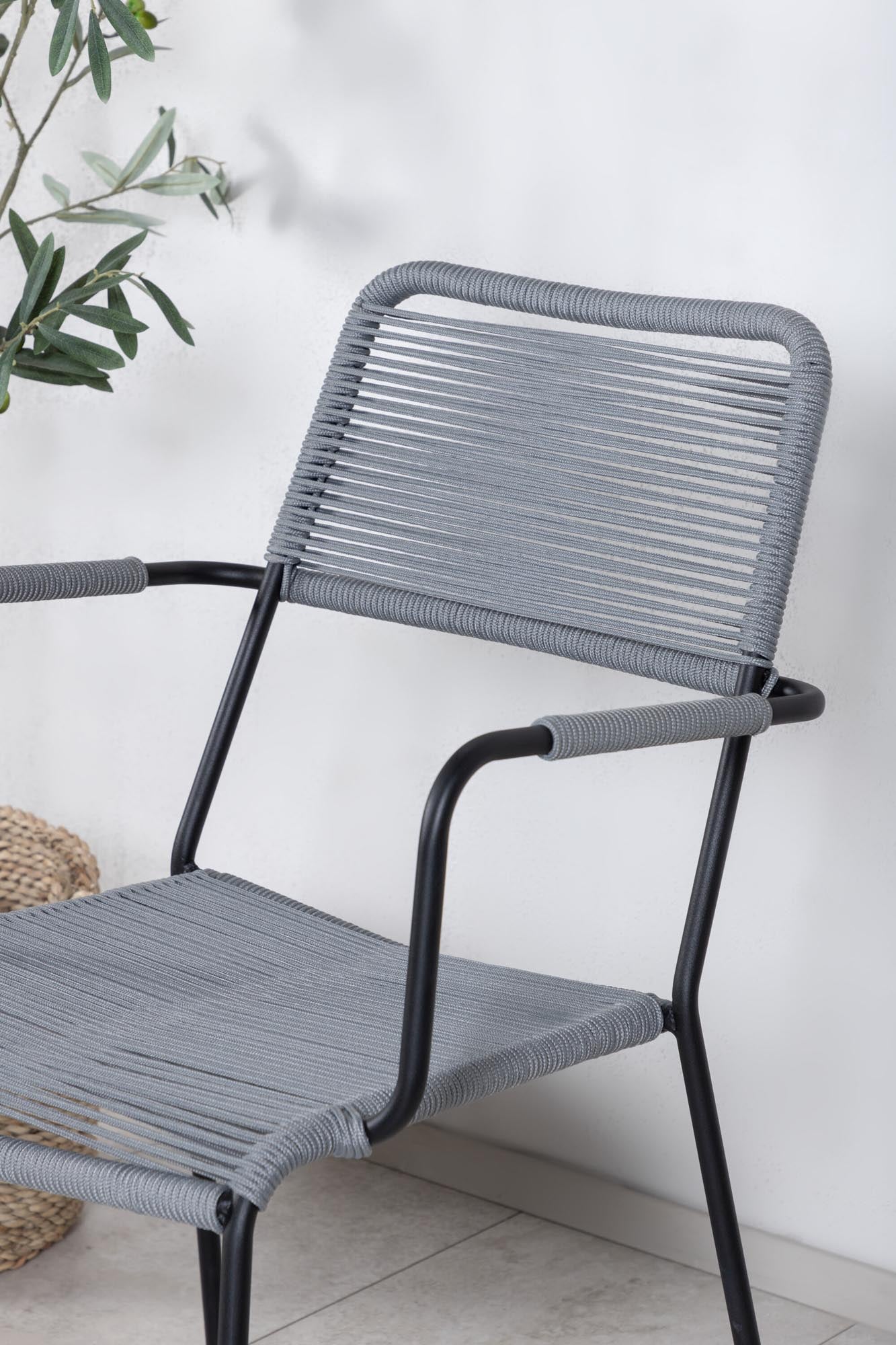 Lindos Gartenstuhl in Grau präsentiert im Onlineshop von KAQTU Design AG. Gartenstuhl ist von Venture Home