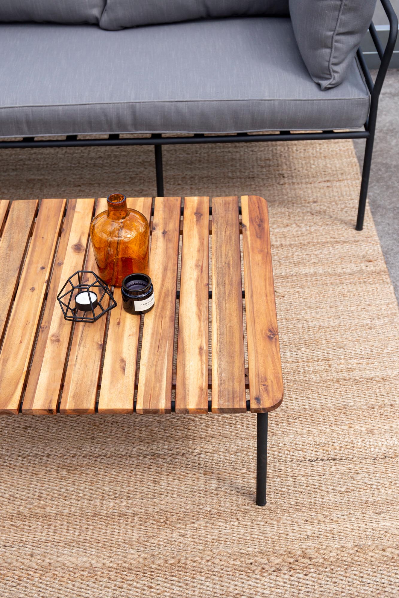 Robustes Penh Ecksofa 65cm für exklusive Outdoor-Erlebnisse.