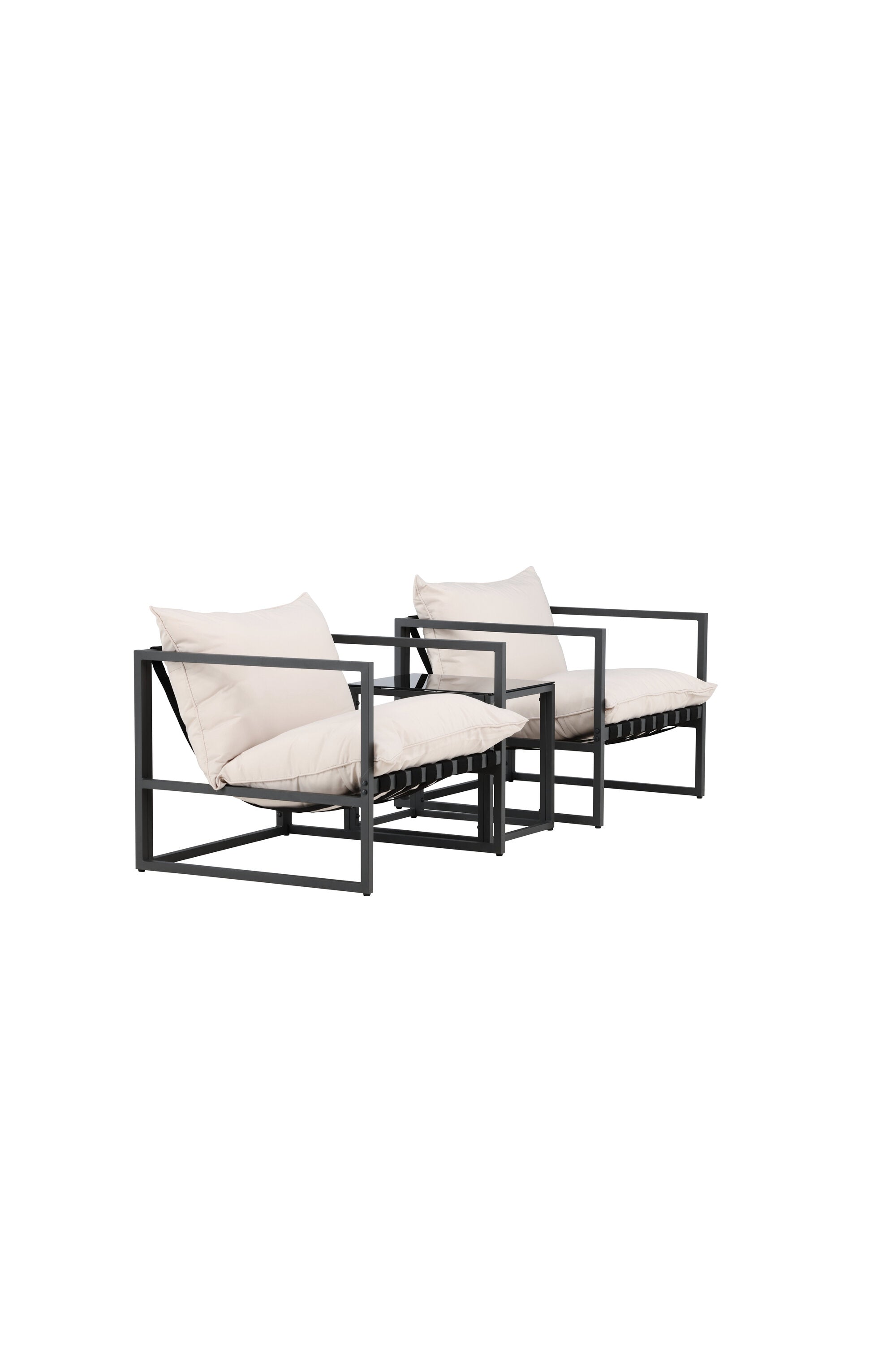 Schwarzes Messina Lounge Set von Venture Home, bestehend aus einem Sofa, zwei Sesseln und einem Couchtisch, stilvoll arrangiert auf einer Terrasse mit modernem Design.