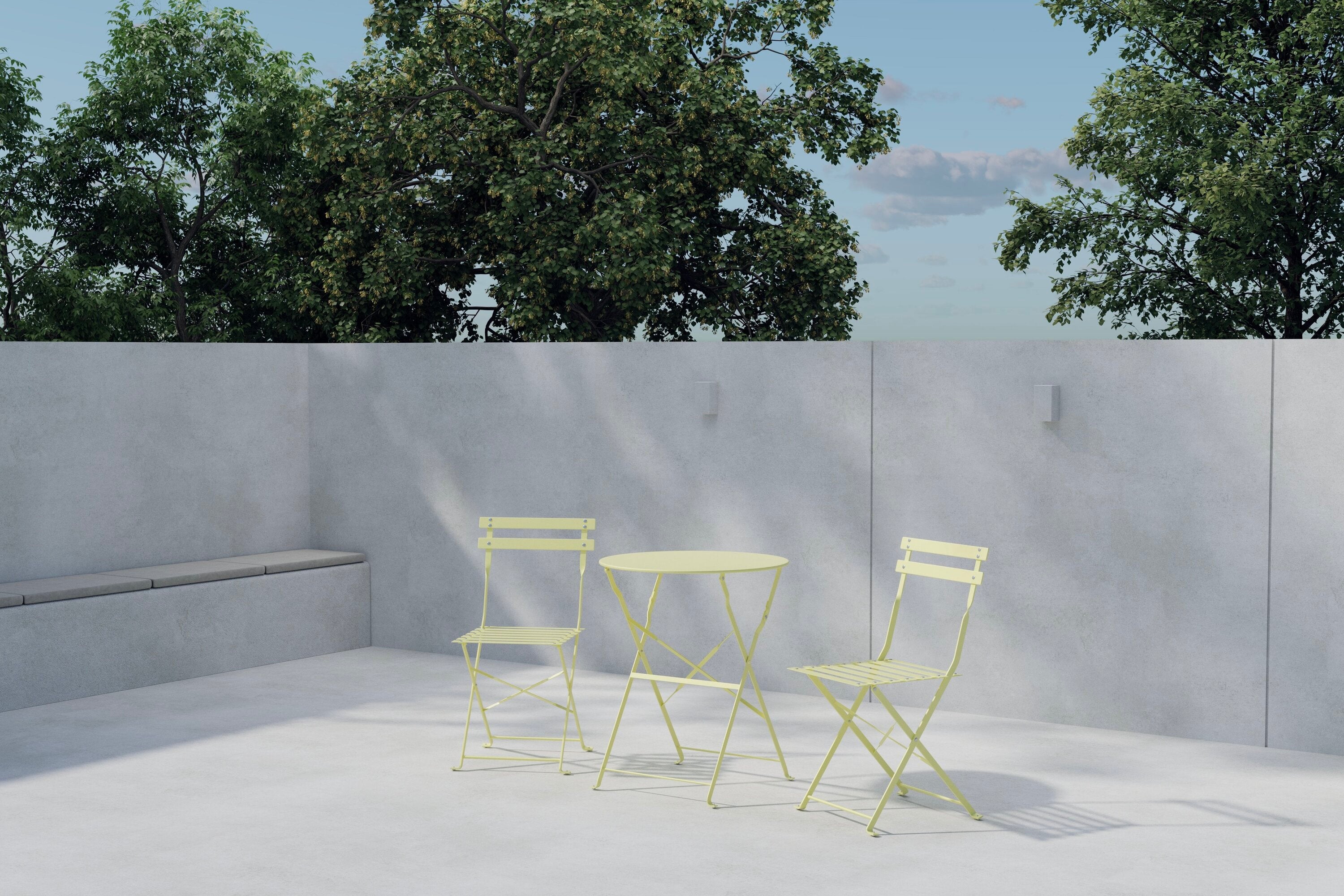 Gemütliches Tao Café-Set in sanftem Hellgelb, ideal für entspannte Stunden im Garten oder auf der Terrasse, von Venture Home.
