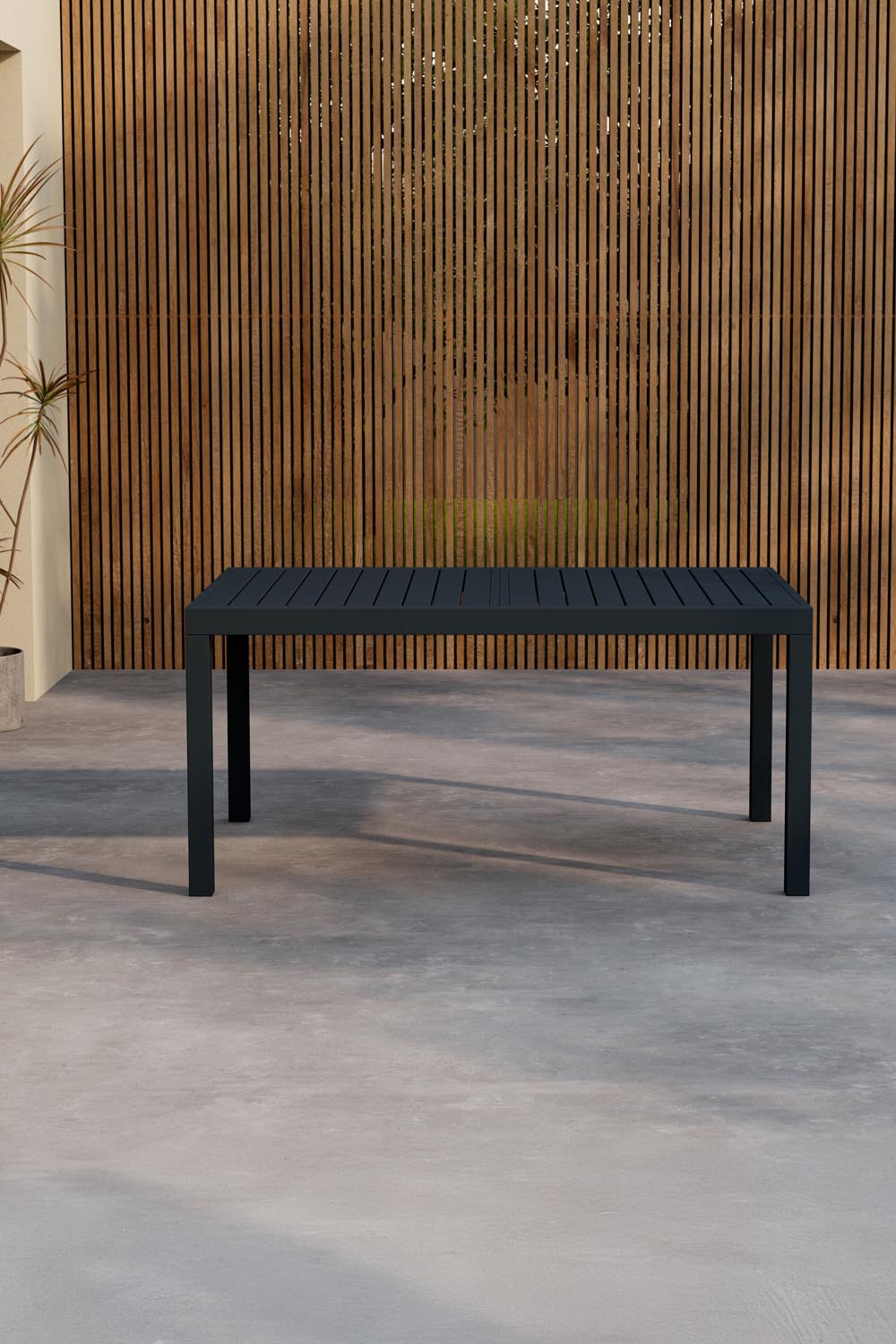 Rechteckiger Gartentisch Capo in Black präsentiert im Onlineshop von KAQTU Design AG. Gartentisch ist von Venture Home