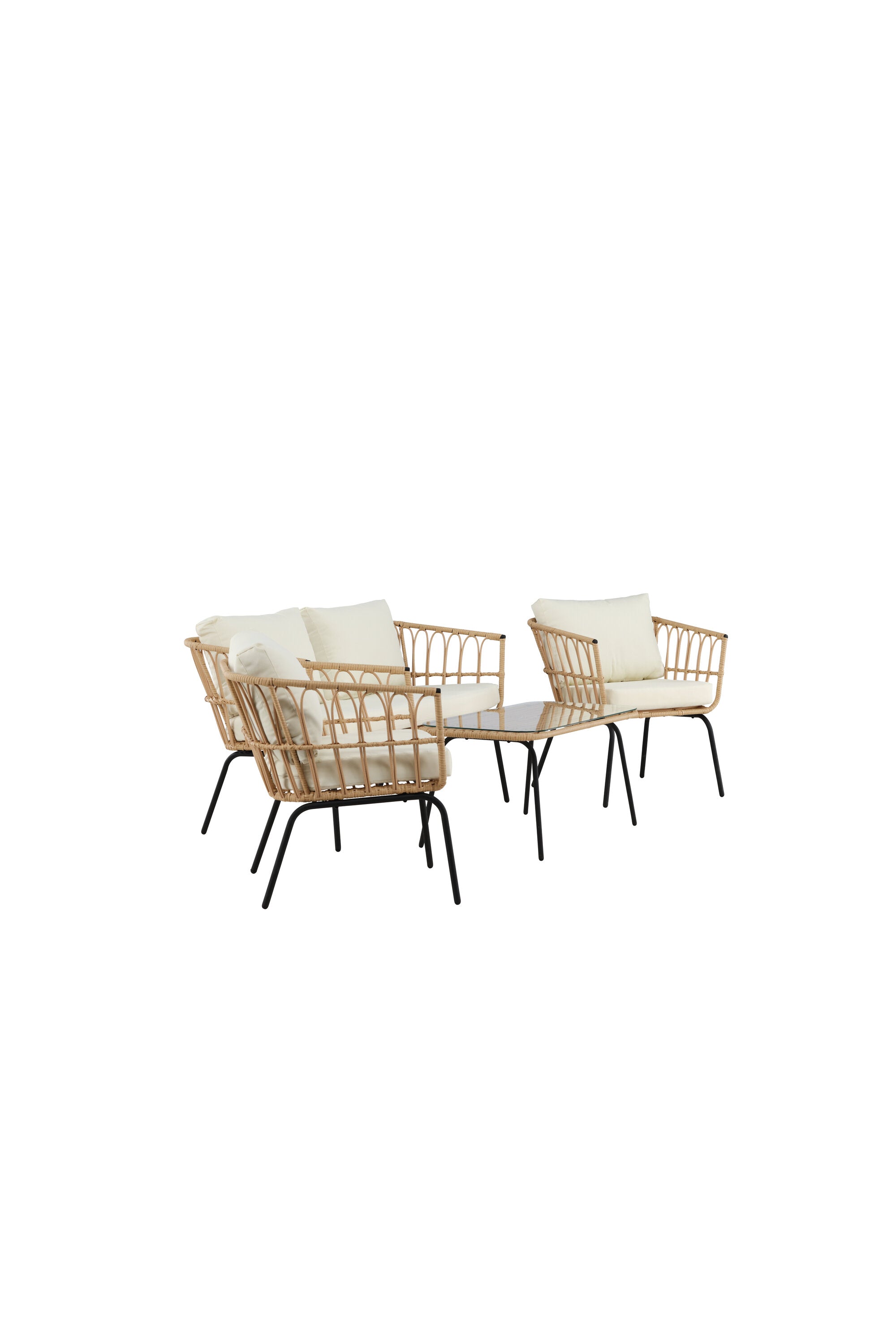 Ortigia Lounge Set mit modernem schwarzen Metallrahmen, geflochtenem Rattan-Design und beigen Polsterkissen, ergänzt durch einen eleganten Tisch mit Glasplatte.