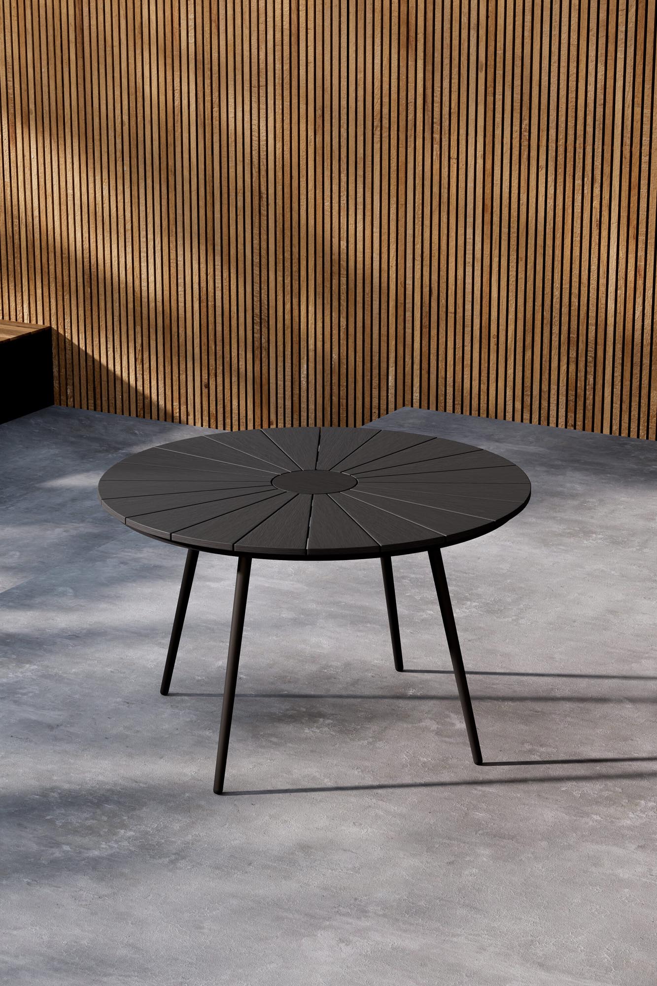 Entdecken Sie den eleganten Gartentisch San Vito von Venture Home – ideal für stilvolle Outdoor-Dinner und entspannte Stunden im Freien.