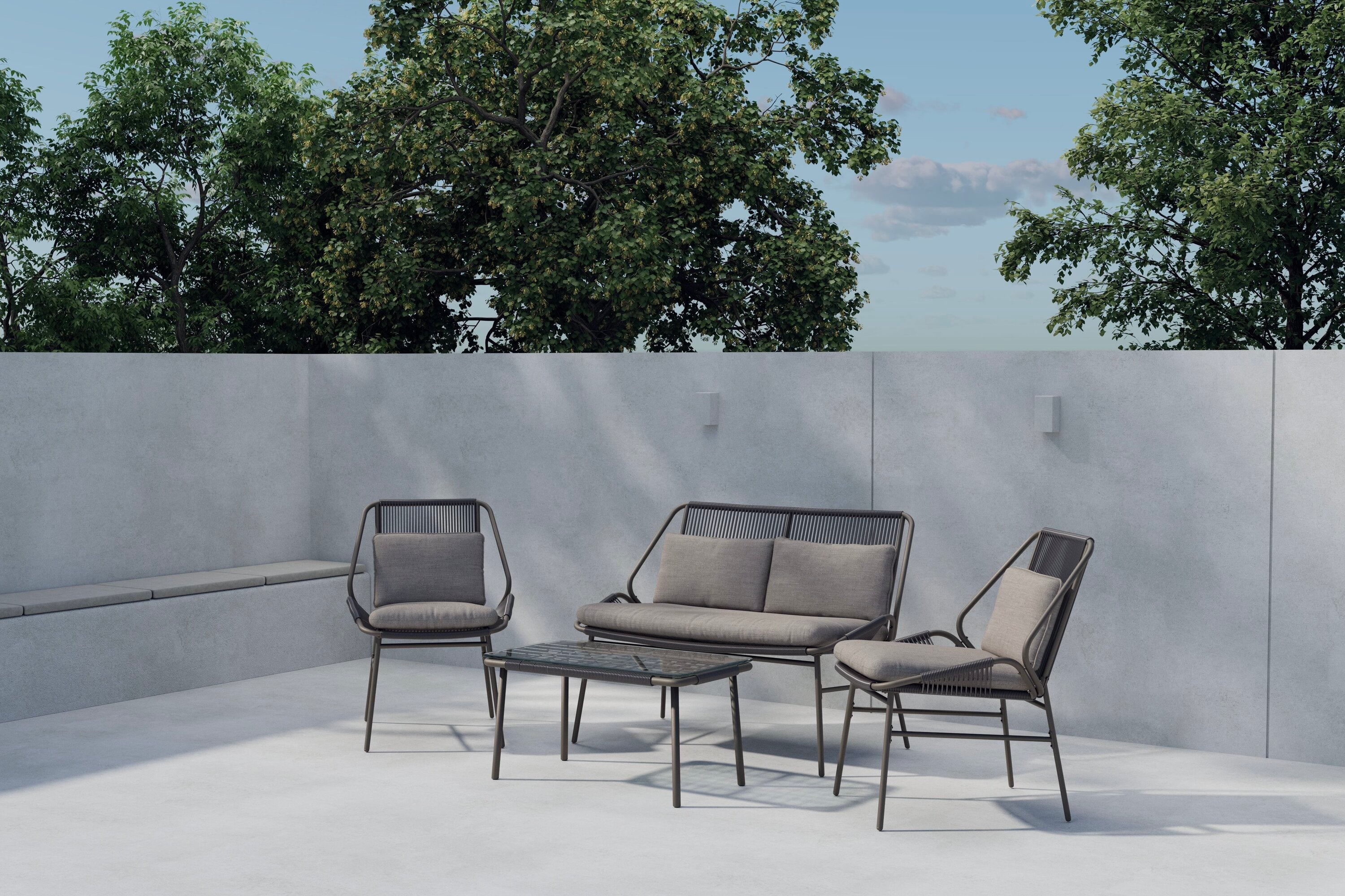 Elegantes Zakynthos Sofa Set in warmen Brauntönen, ideal für stilvolle Lounges und entspannte Stunden im Freien.