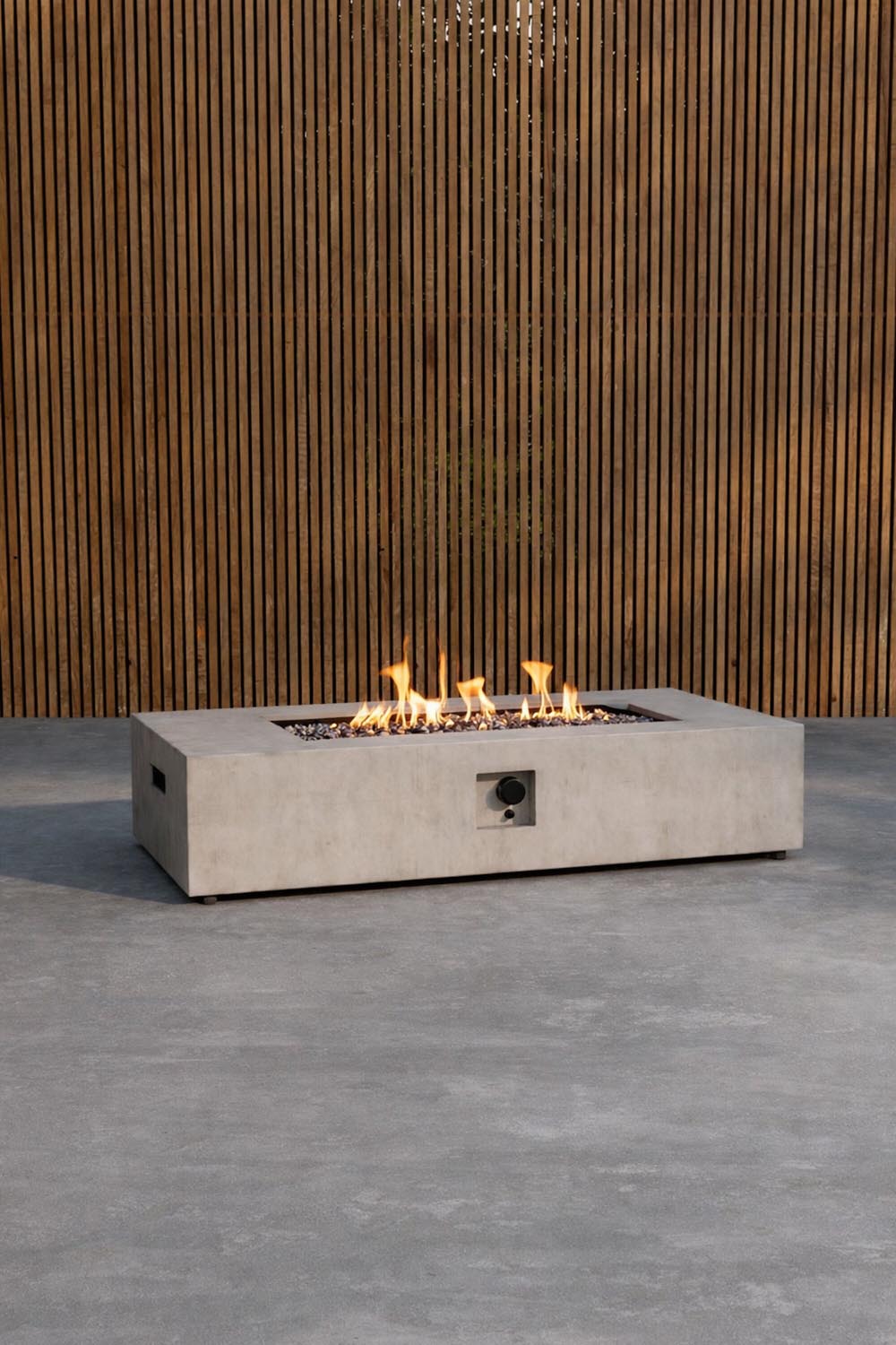 Kea Fire Basket in Grau präsentiert im Onlineshop von KAQTU Design AG. Feuerschale ist von Venture Home
