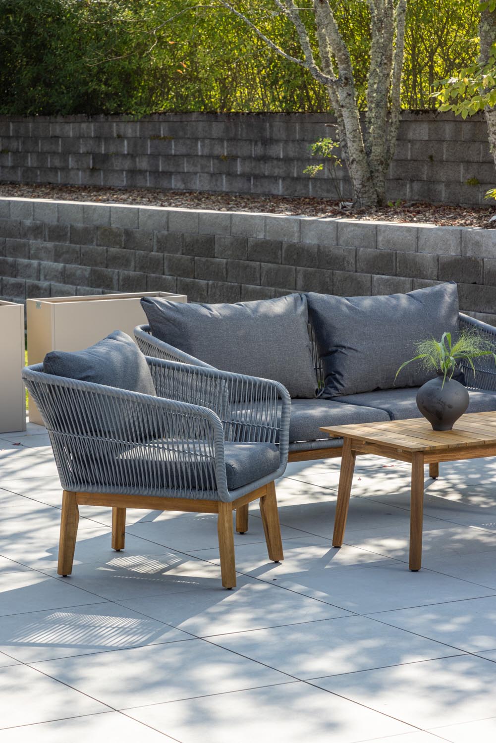Chania Sofa-Set in Grau präsentiert im Onlineshop von KAQTU Design AG. Loungeset ist von Venture Home
