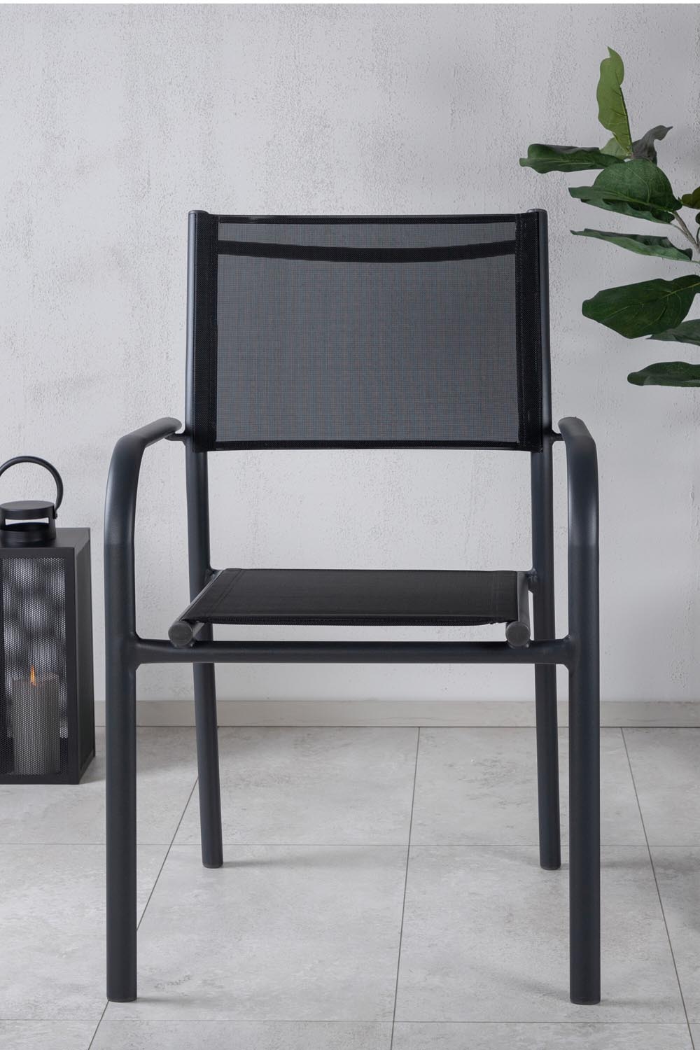 Santorini Sessel in Schwarz präsentiert im Onlineshop von KAQTU Design AG. Sessel mit Armlehnen ist von Venture Home