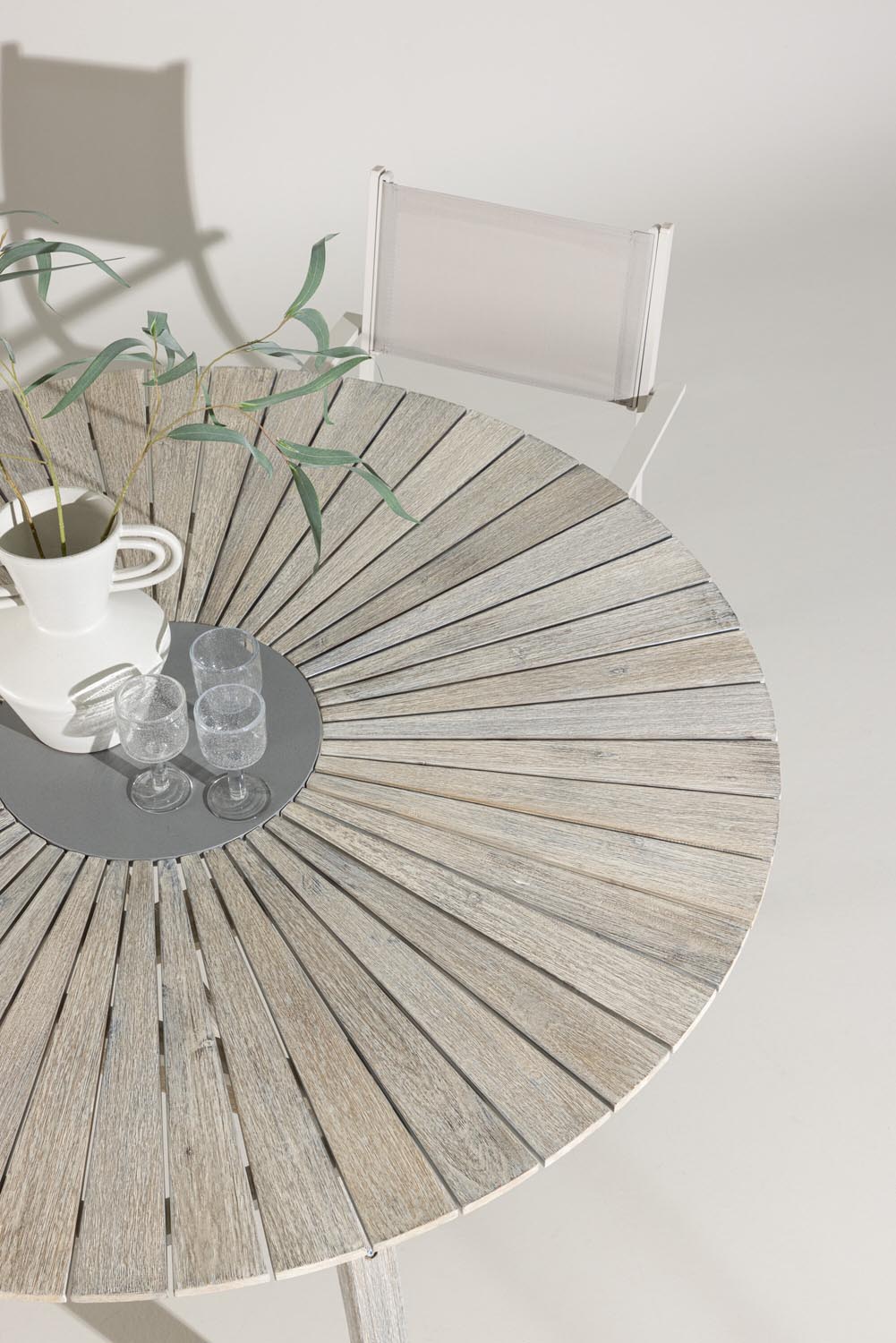 Rives Round Esstisch in Tünche präsentiert im Onlineshop von KAQTU Design AG. Gartentisch ist von Venture Home