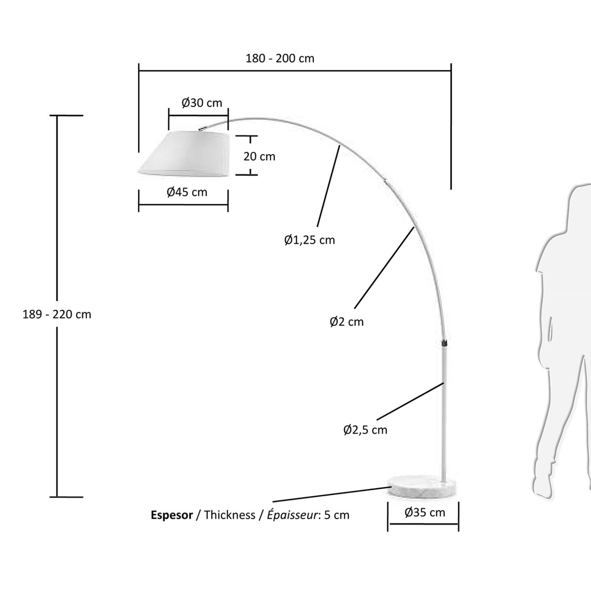 Die May Stehlampe von Kave Home vereint elegantes Design und hochwertige Materialien, perfekt für stilvolle Akzente in jedem Raum.
