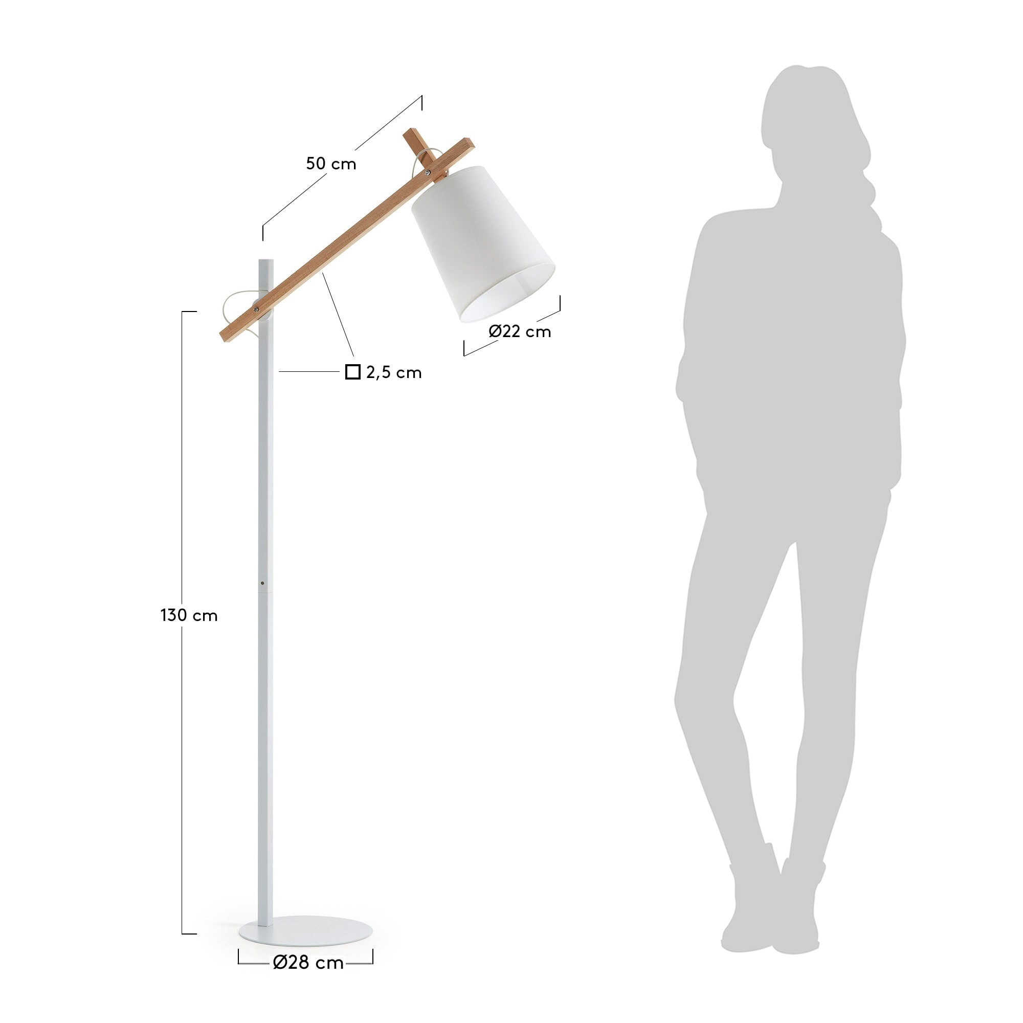 Die Kosta Stehlampe von Kave Home vereint elegantes Design mit natürlichen Materialien, perfekt für eine gemütliche Atmosphäre in Ihrem Zuhause.