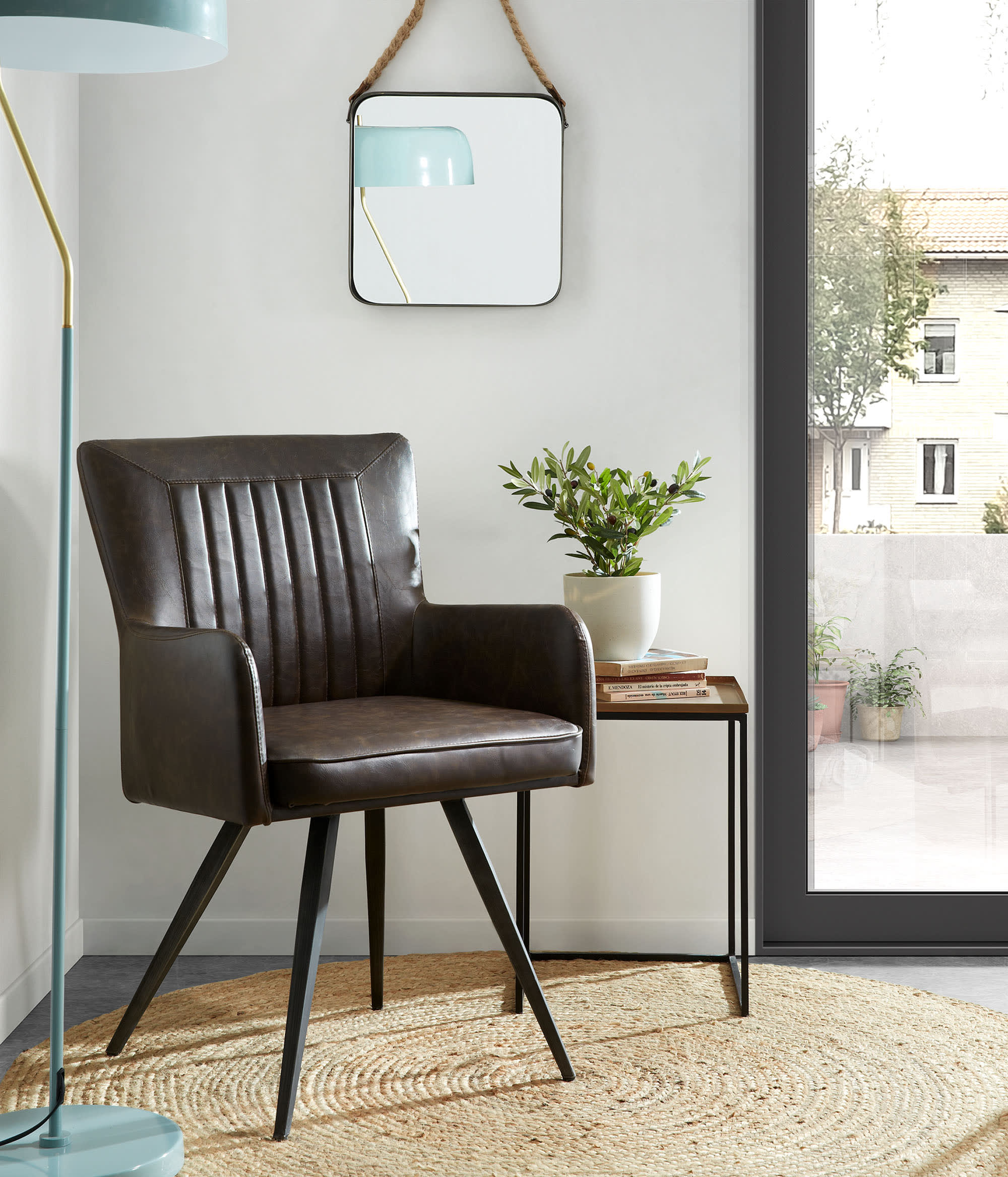 Runder Teppich aus 100% natürlicher Jute, Ø 100 cm, von Kave Home. Nachhaltig, stilvoll und ideal für jeden Raum.