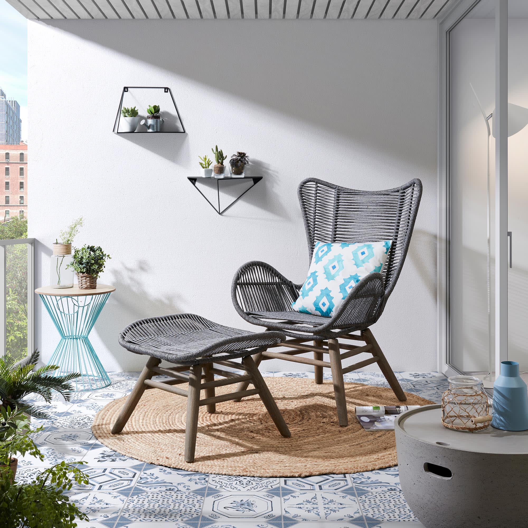 Teg Wandregal Prisma aus Stahl mit schwarzem Finish 40 x 20 cm in Schwarz präsentiert im Onlineshop von KAQTU Design AG. Wandregal ist von Kave Home