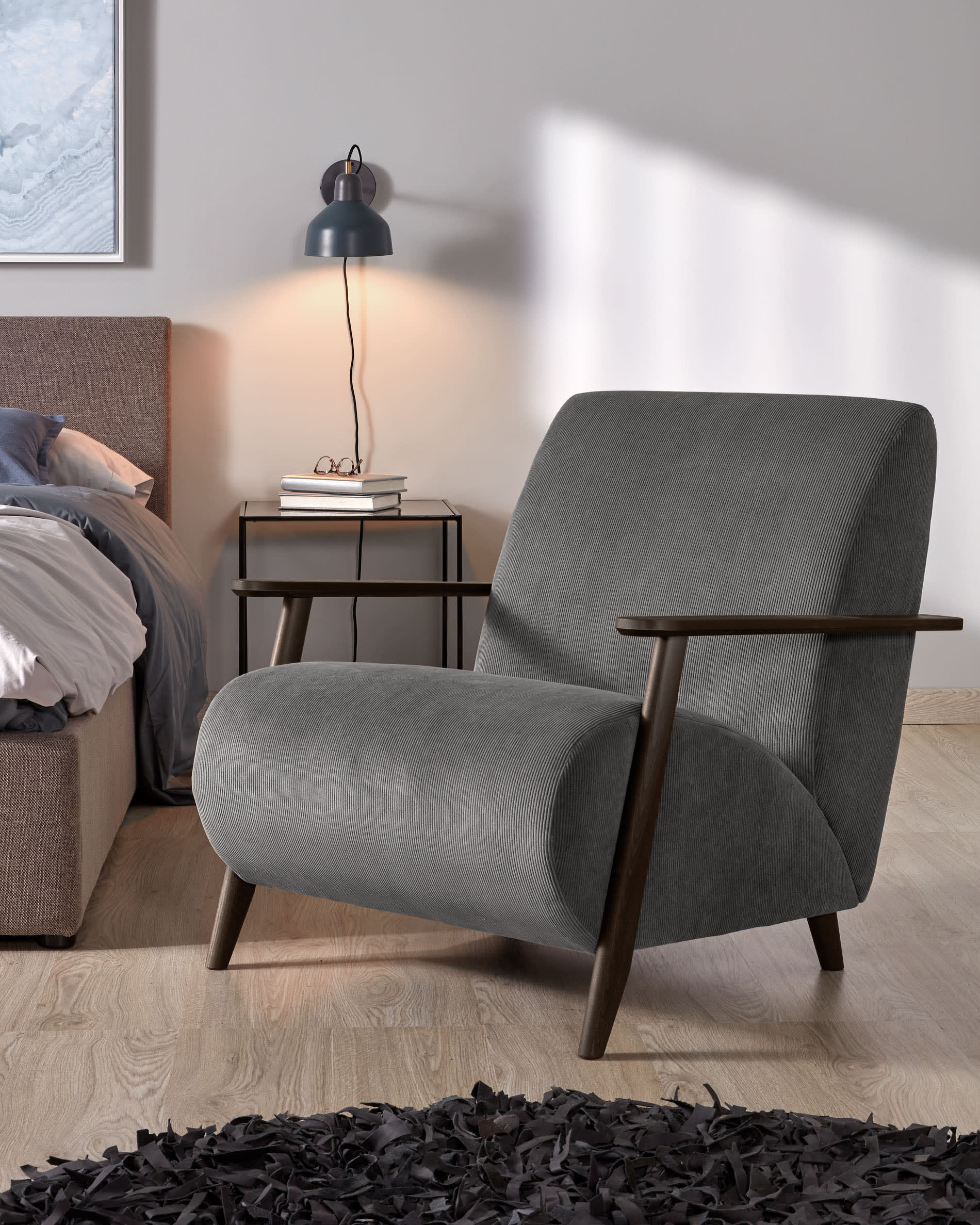 Die Olimpia Wandlampe von Kave Home kombiniert modernes Design mit Funktionalität und ist ideal für stilvolle Beleuchtung.