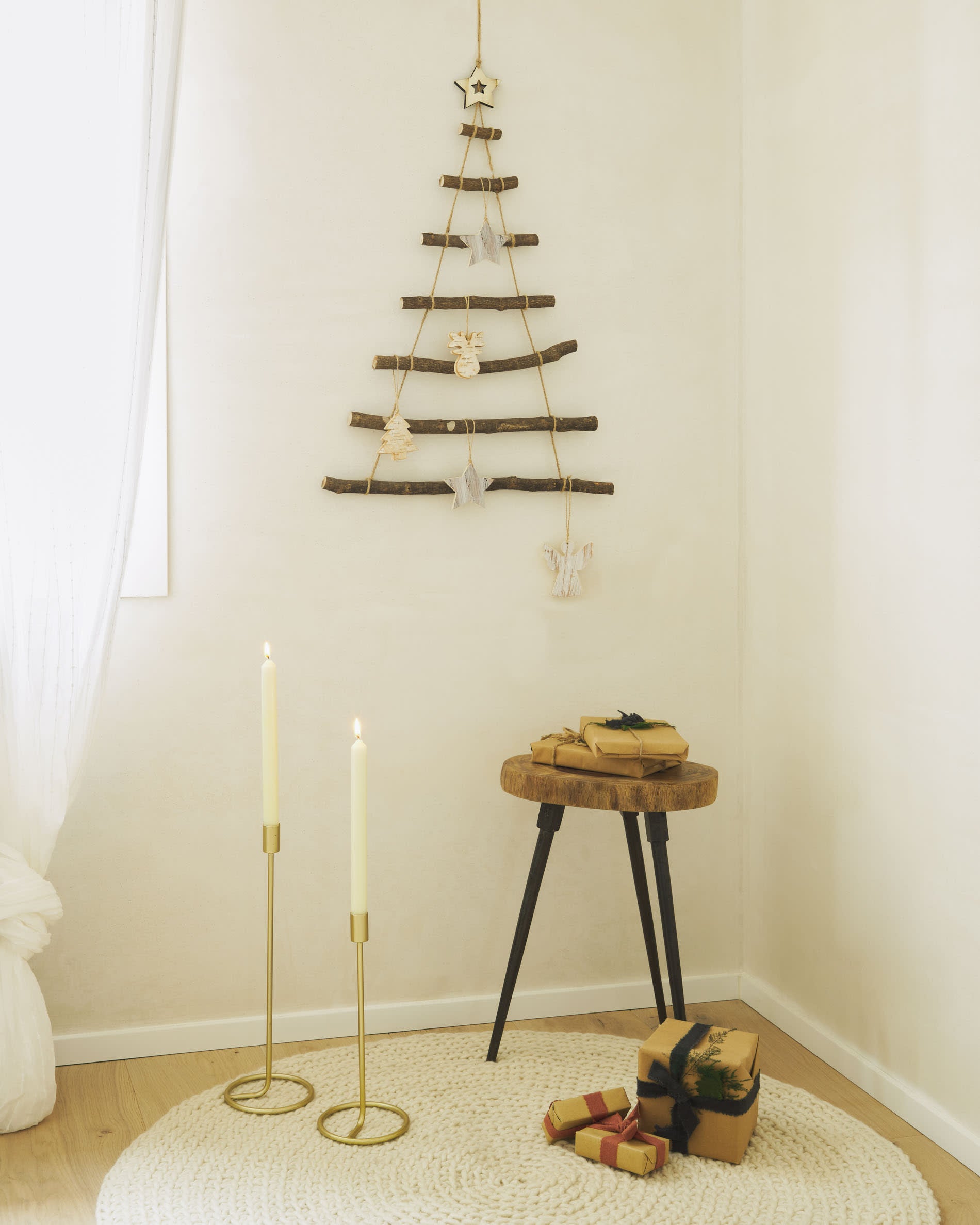 Der Babirye Kerzenhalter von Kave Home besticht durch modernes Design und hochwertige Verarbeitung für stilvolle Akzente.