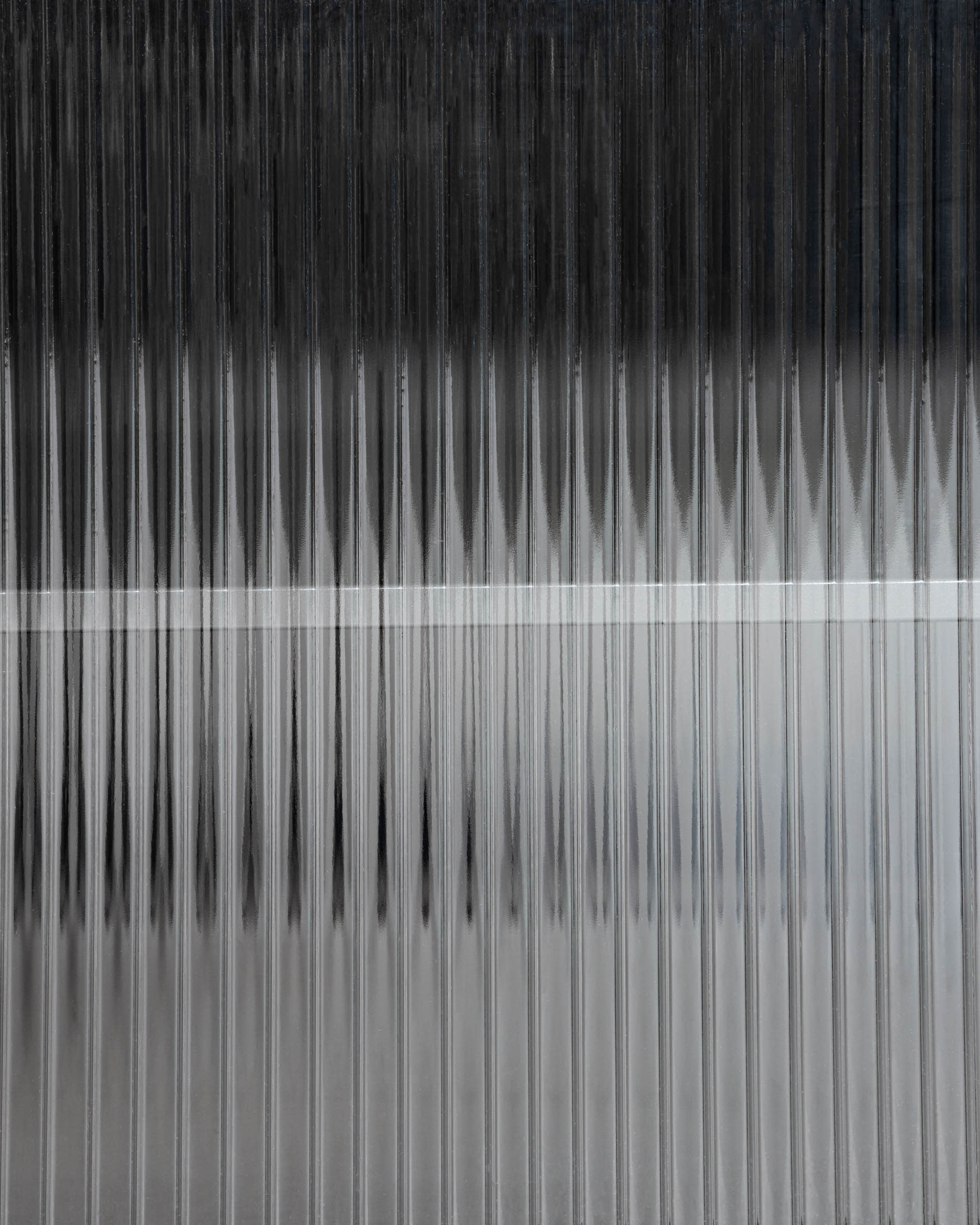 Moderner Nachttisch aus schwarzem Stahl, 45 x 58 cm, von Kave Home. Ideal für stilvolle Schlafzimmer und zeitgemäße Wohnräume.