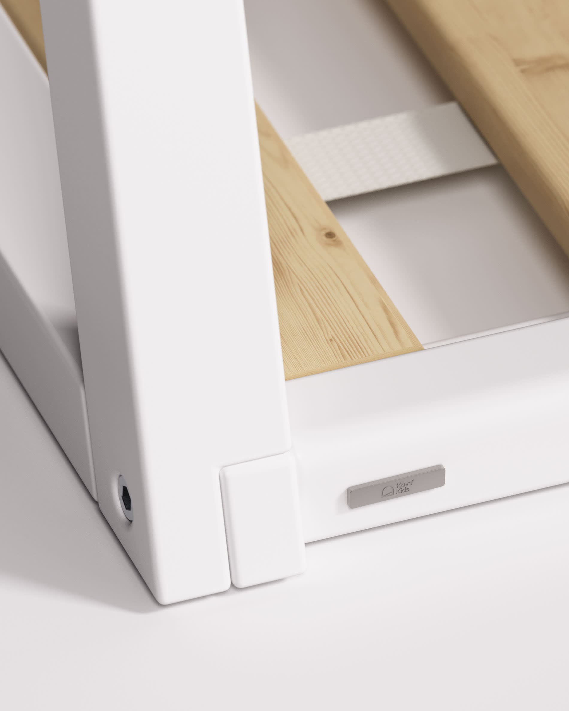 Entdecken Sie das Maralis Tipi-Bett aus massivem Buchenholz mit elegantem weißen Finish, perfekt für kreative Kinderzimmer und Matratzen 90 x 190 cm.