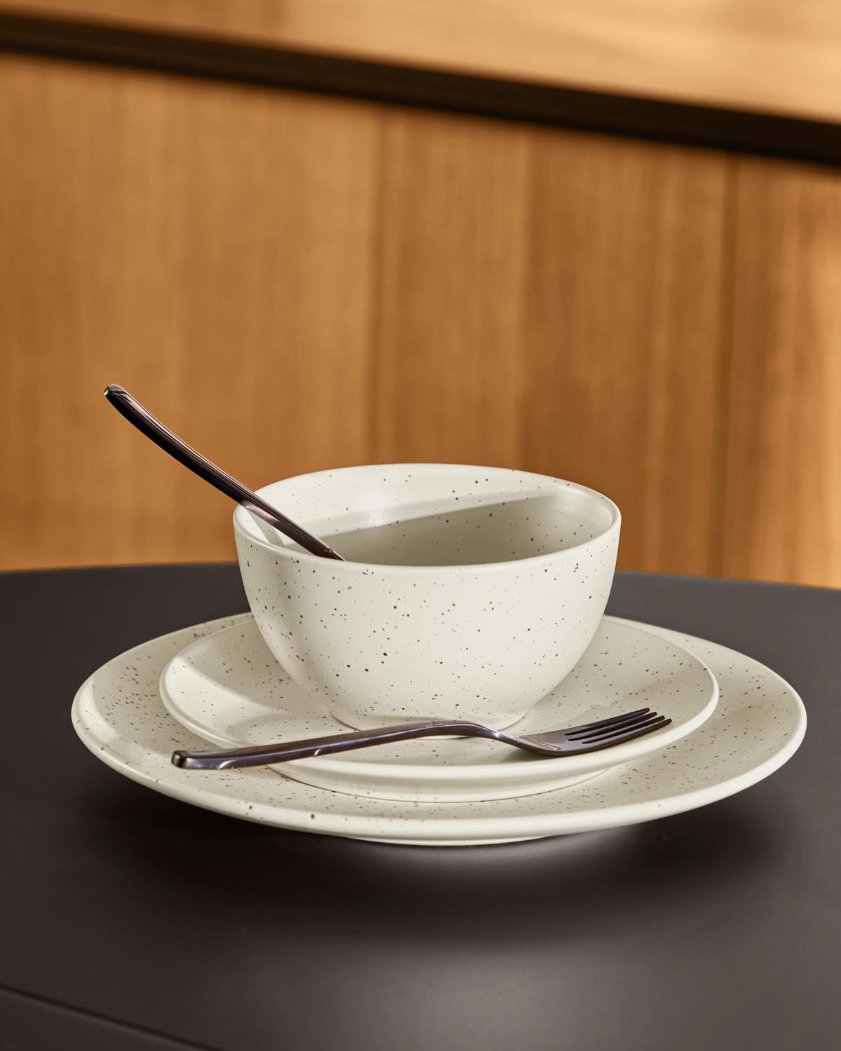 Stilvolle weisse Aratani Schale von Kave Home aus hochwertiger Keramik.